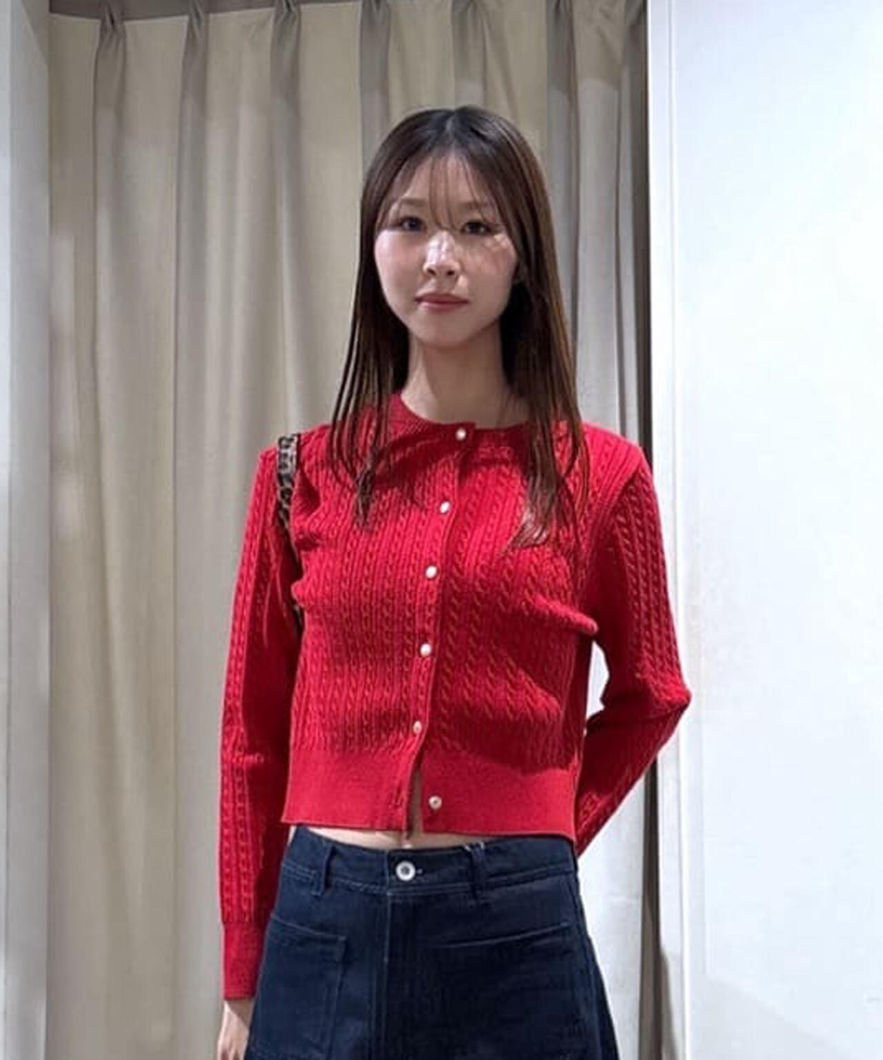 金ボタンミニケーブルカーディガン