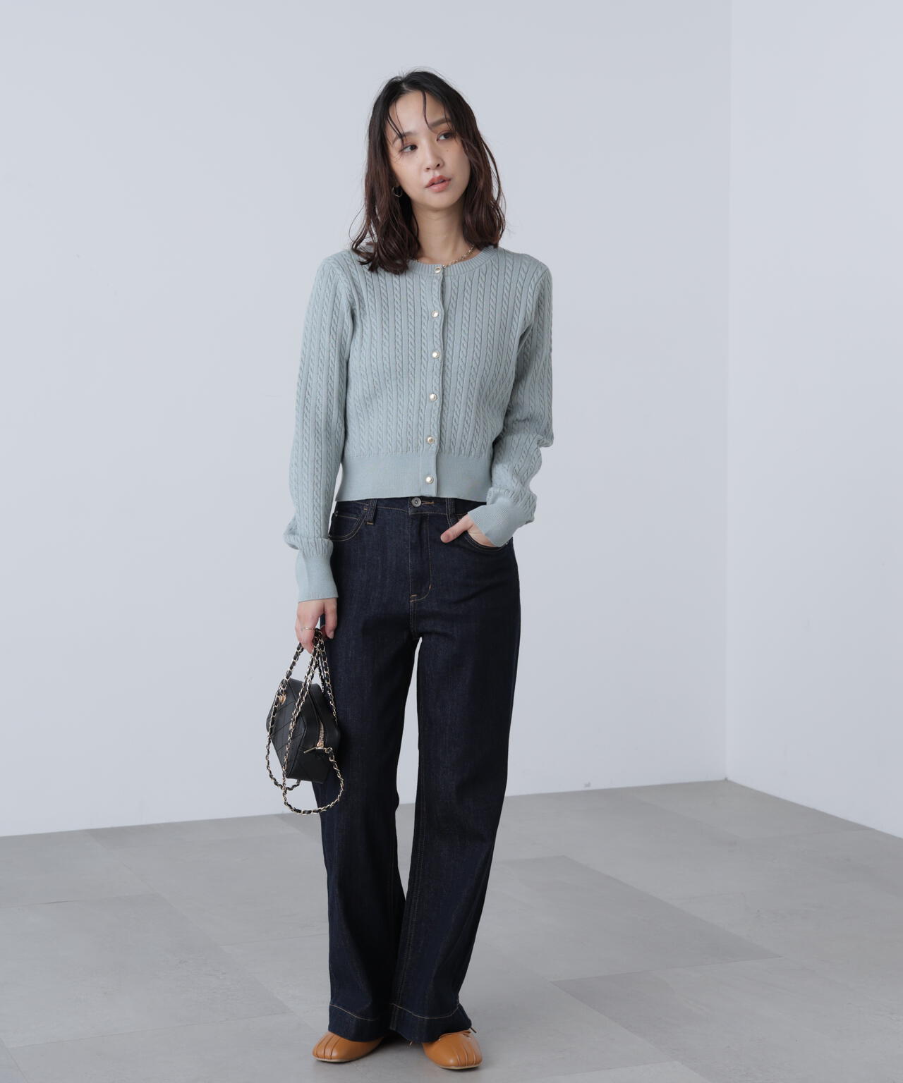 金ボタンミニケーブルカーディガン