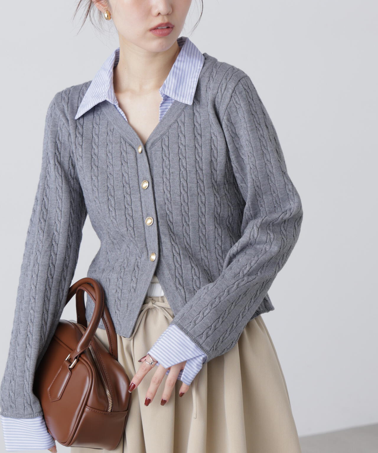 シャツレイヤードゴールドボタンニット