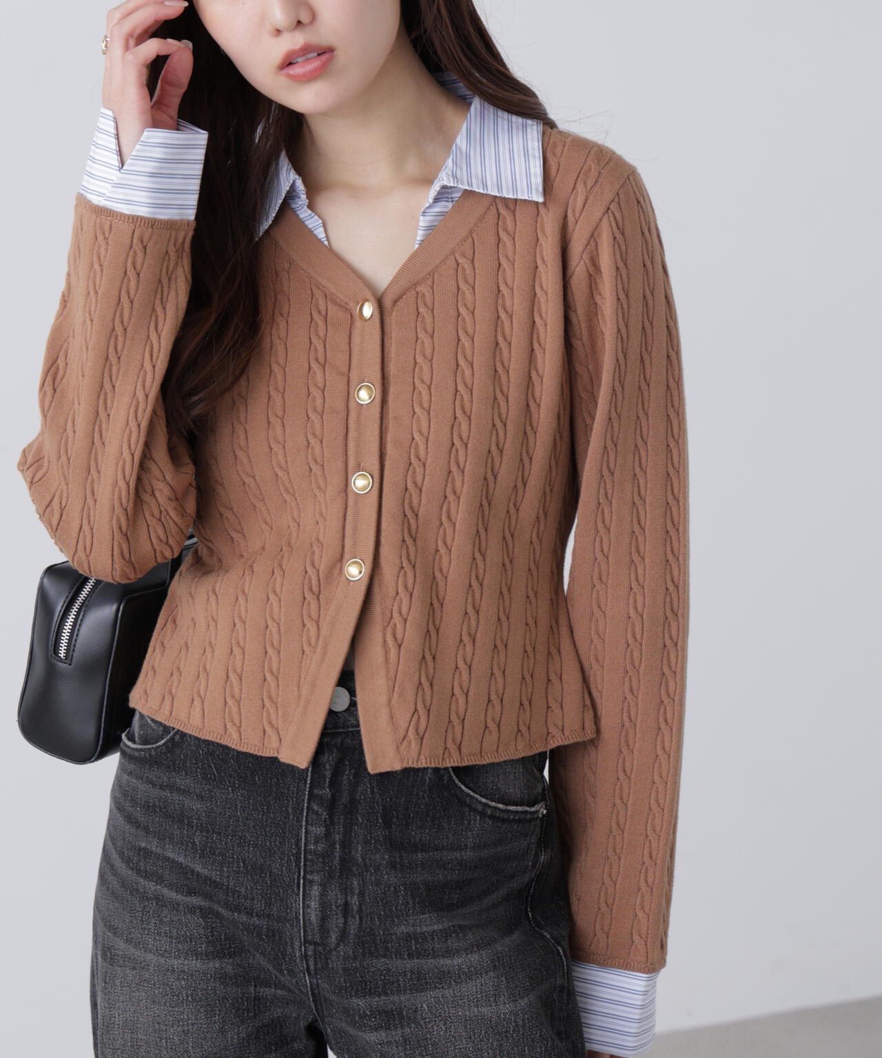 シャツレイヤードゴールドボタンニット