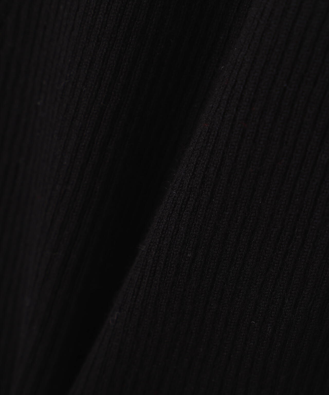 アシメボタンリブニット