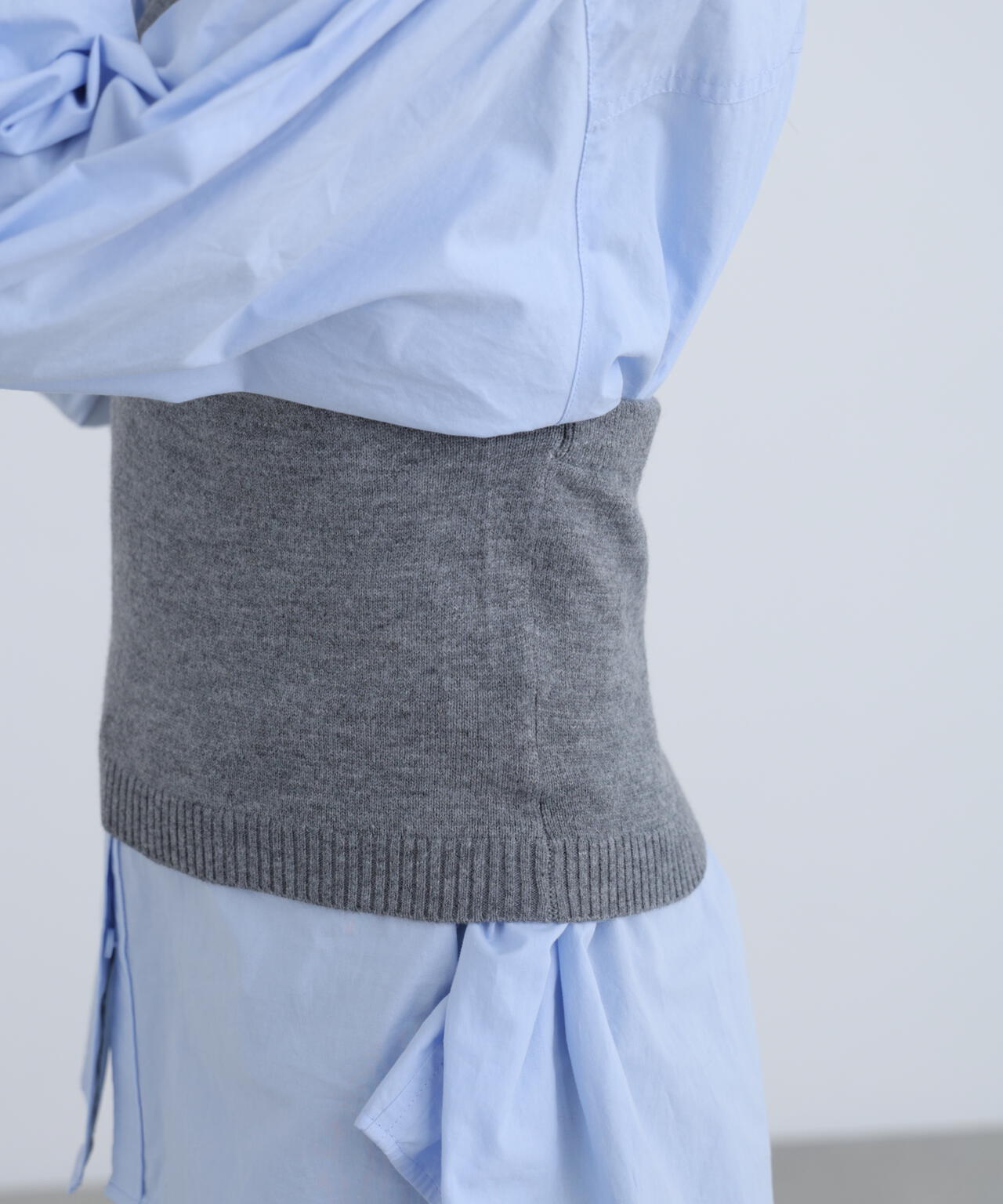 ホルターネックニットベスト