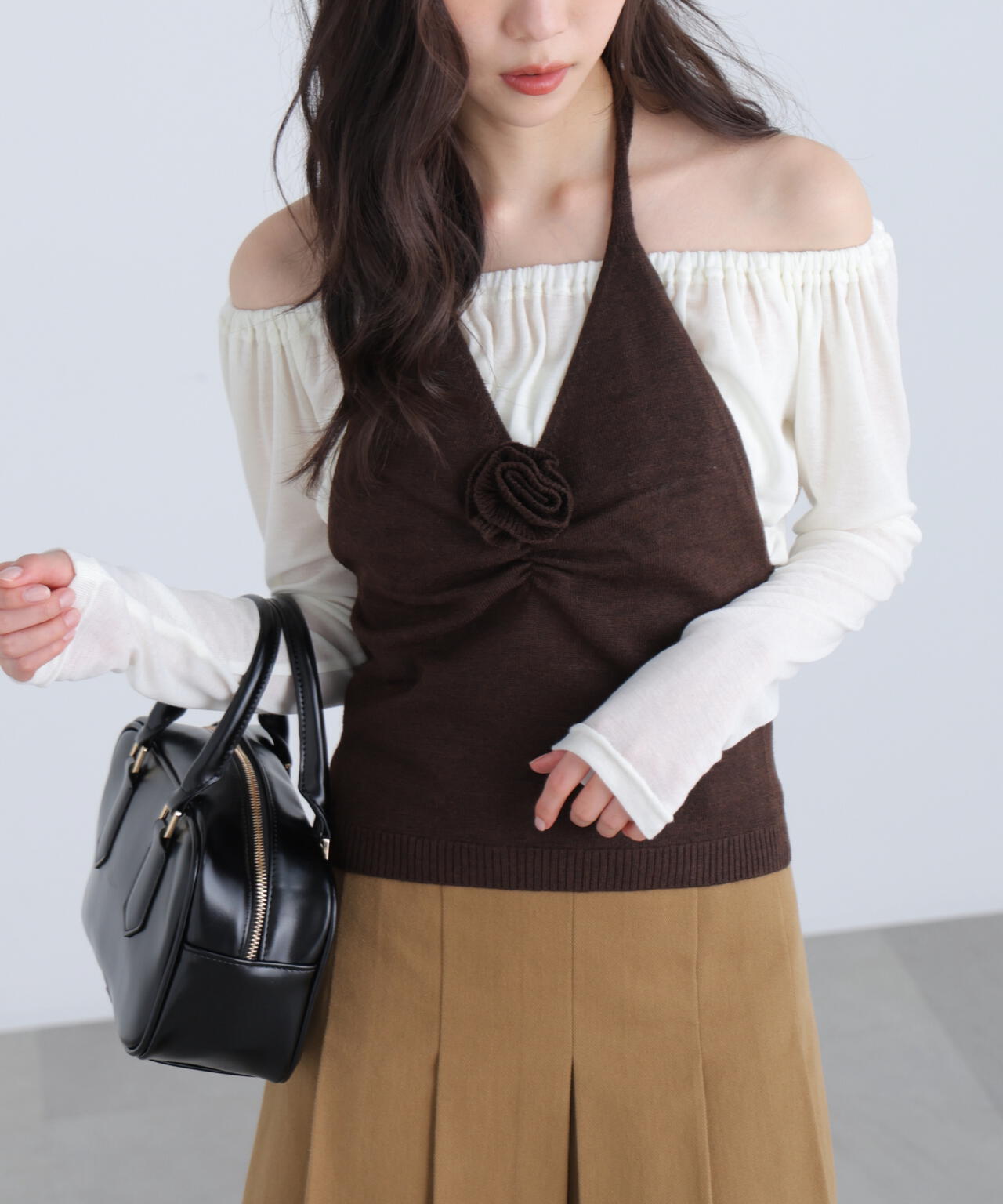 ホルターネックニットベスト