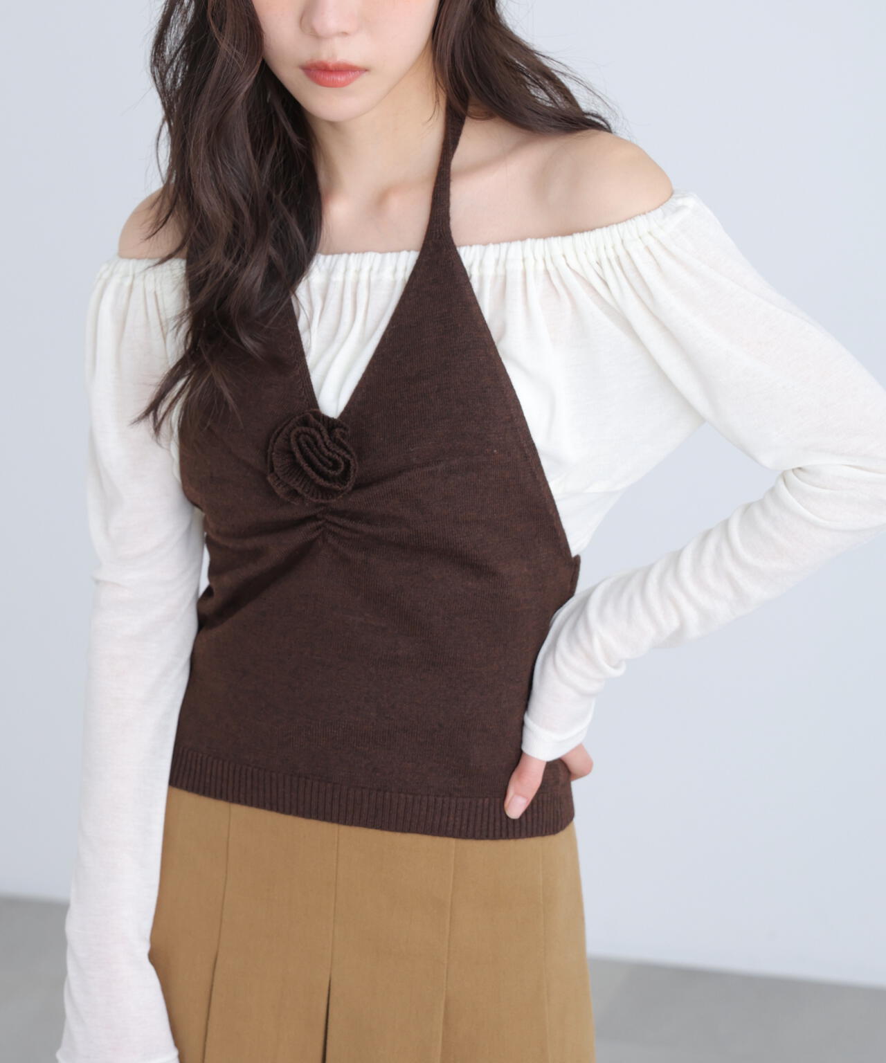 ホルターネックニットベスト