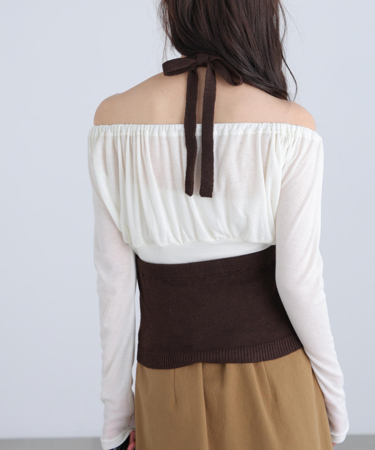 ホルターネックニットベスト