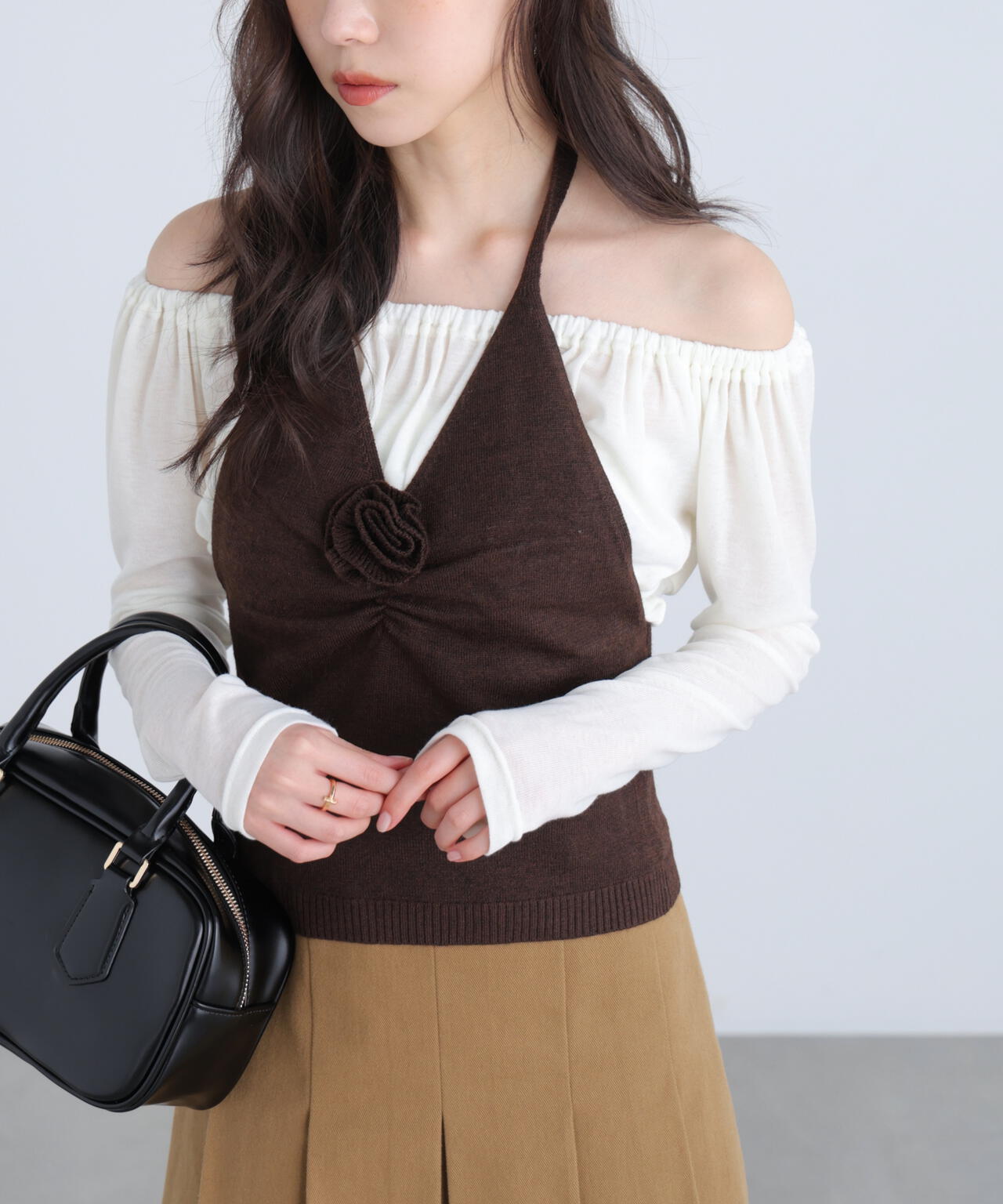 ホルターネックニットベスト