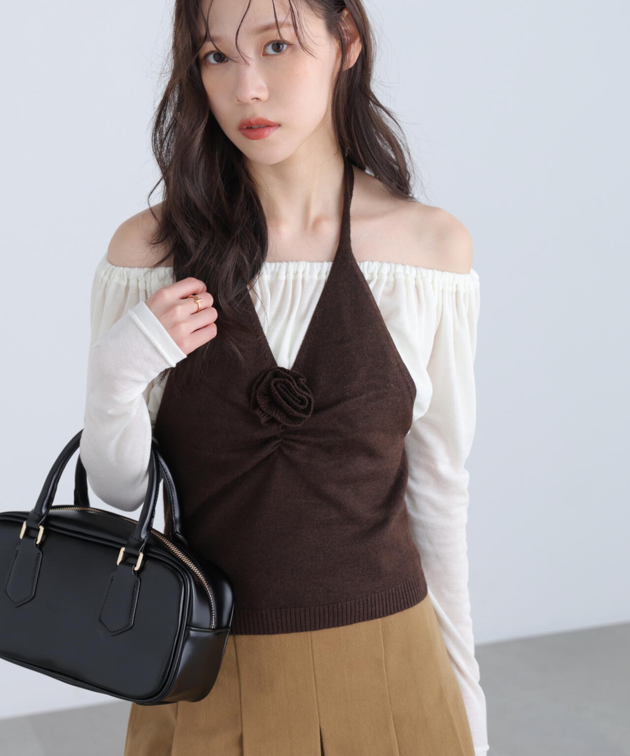 ホルターネックニットベスト