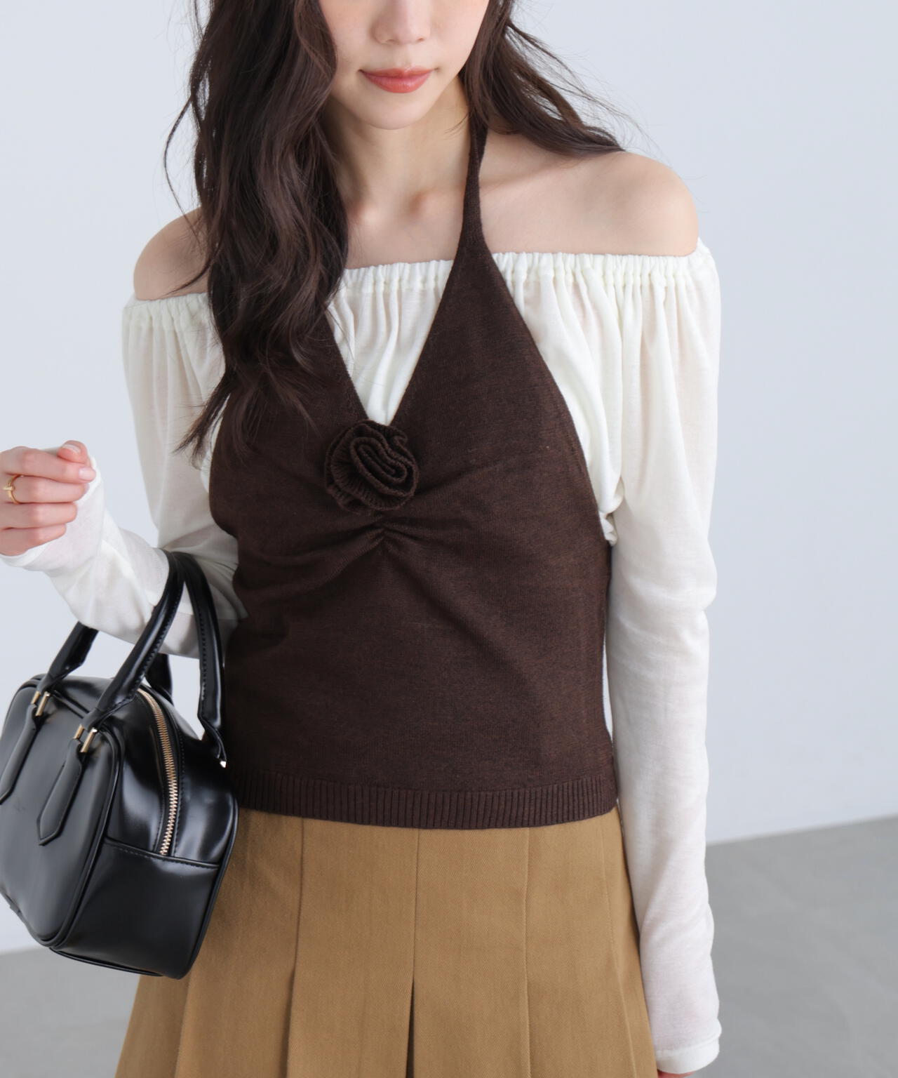 ホルターネックニットベスト