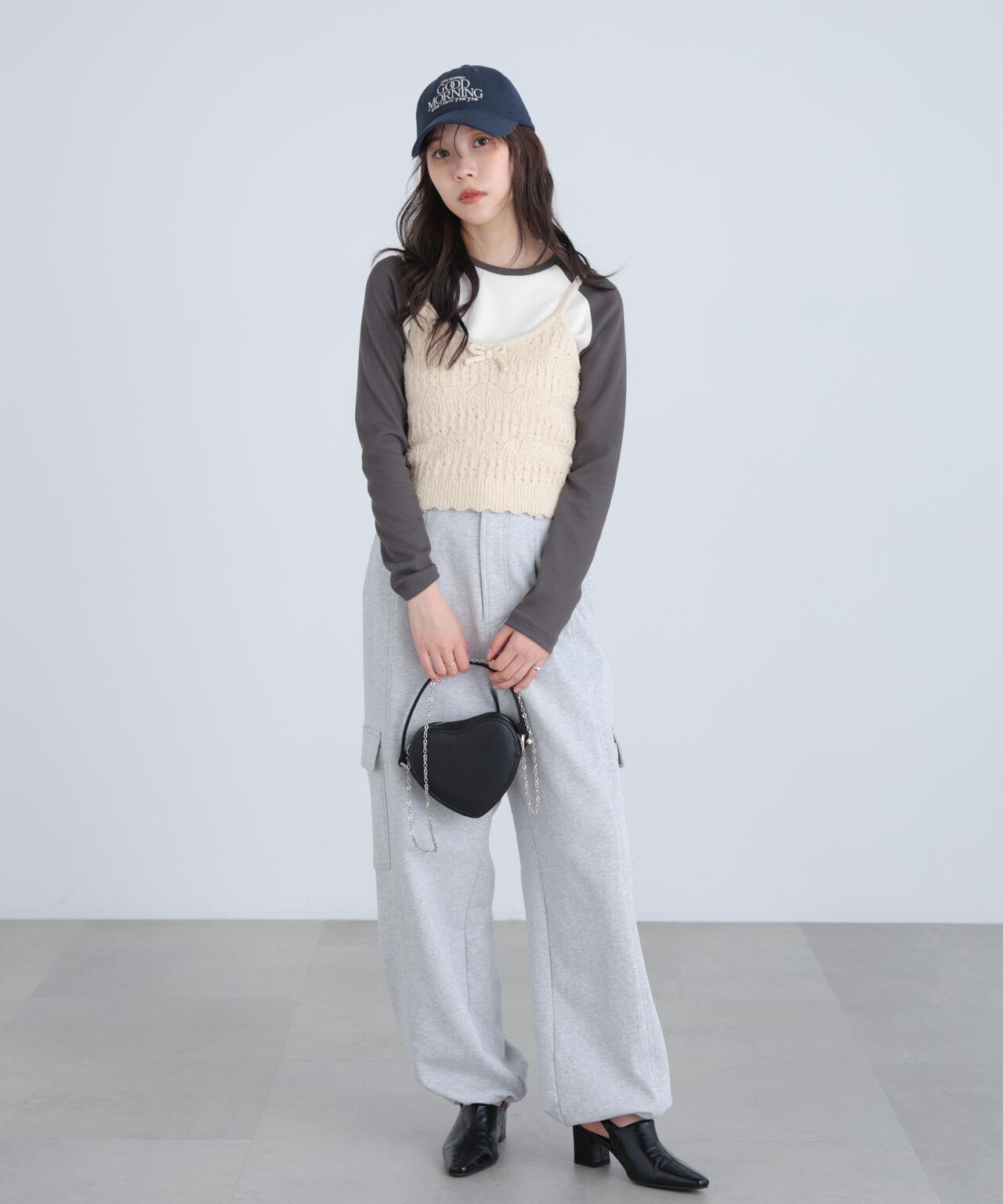 透かし編みニットタンクトップビスチェ