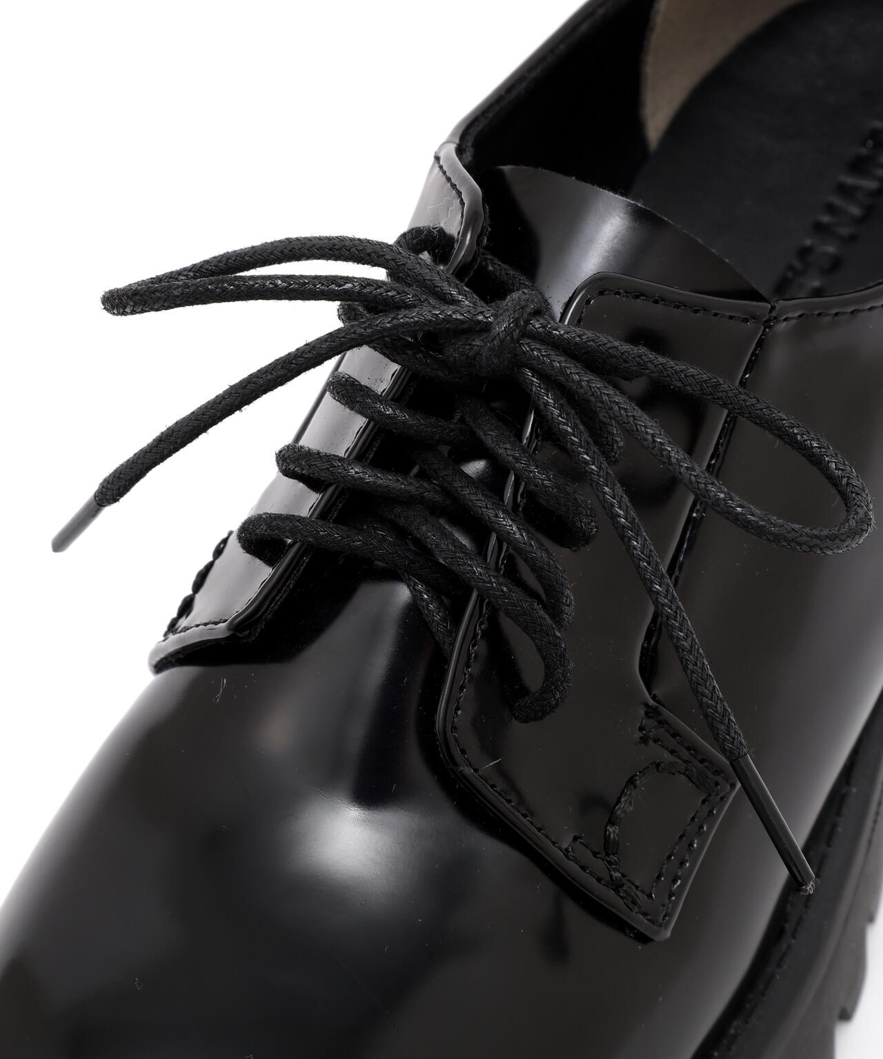 厚底レースアップシューズ