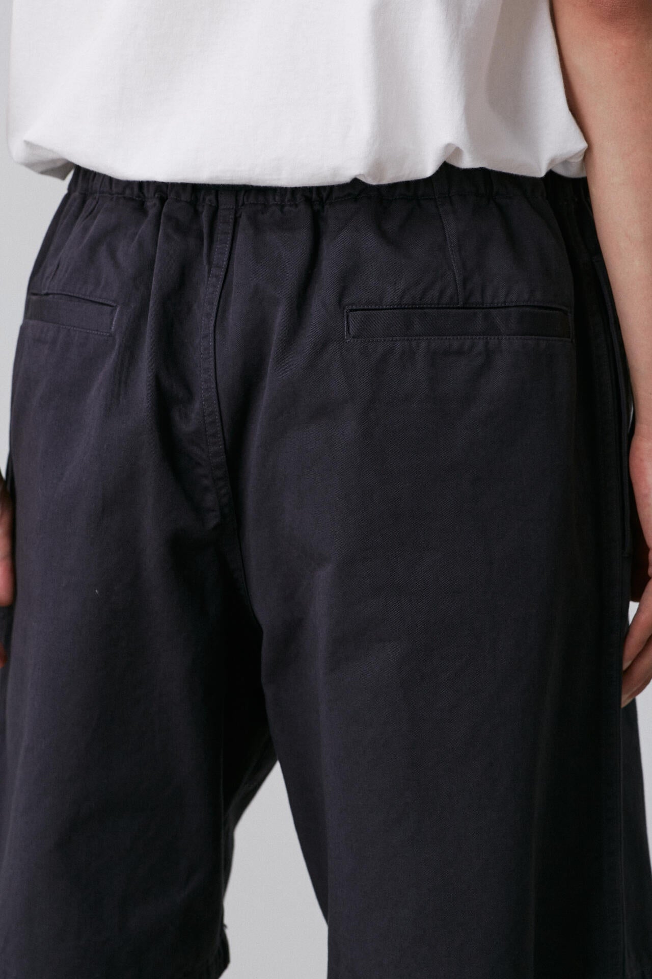 Y / ORGANIC COTTON CHINO SHORTS