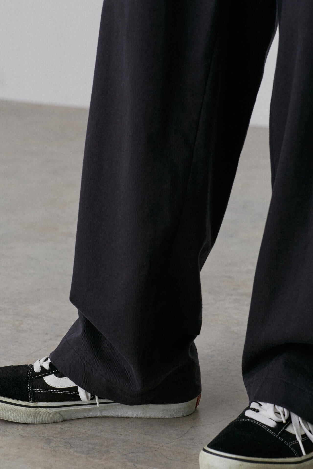 Y / ORGANIC COTTON TENCEL CHINO TROUSERS