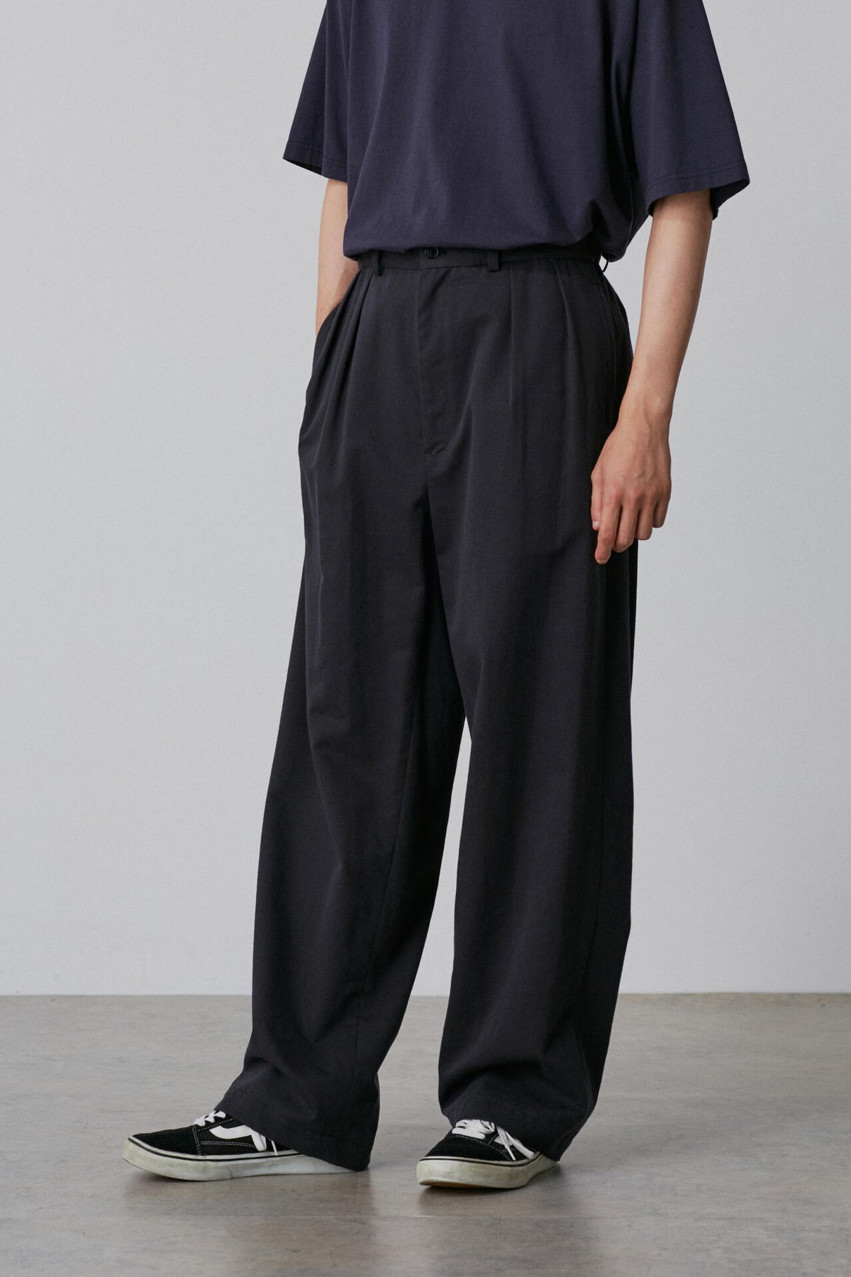 Y / ORGANIC COTTON TENCEL CHINO TROUSERS