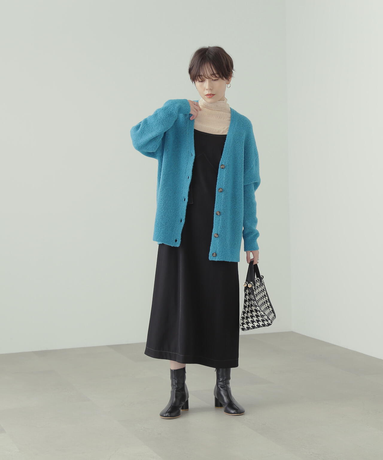 168cm/B76/W60/H86 着用サイズ:M