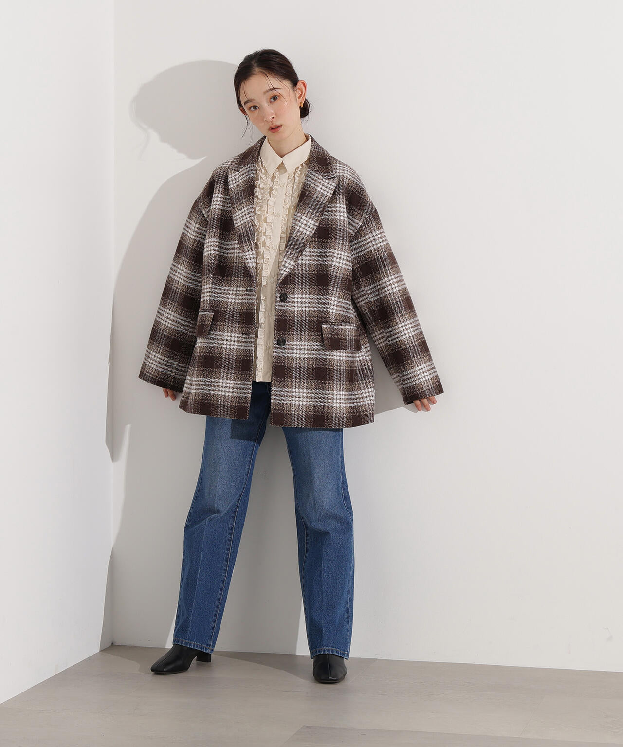 【岸本セシルさん着用】フロントフリルブラウス