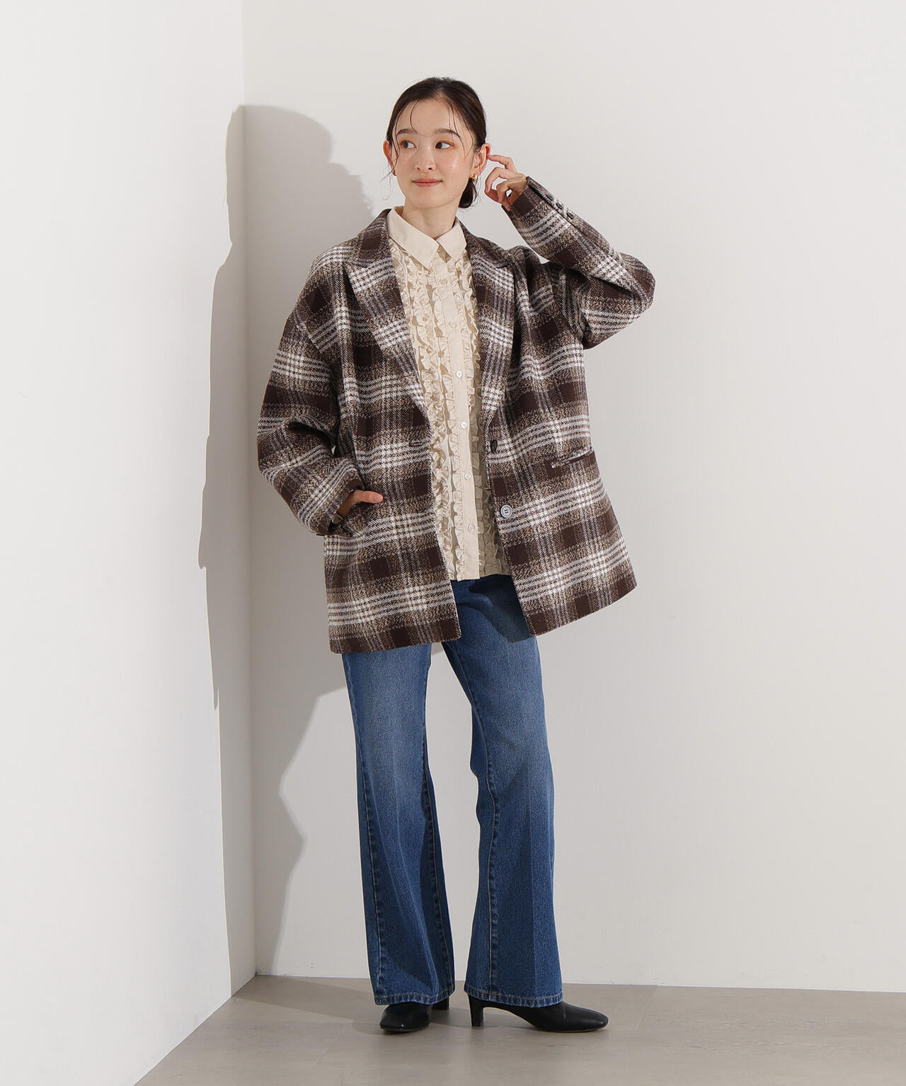 【岸本セシルさん着用】フロントフリルブラウス