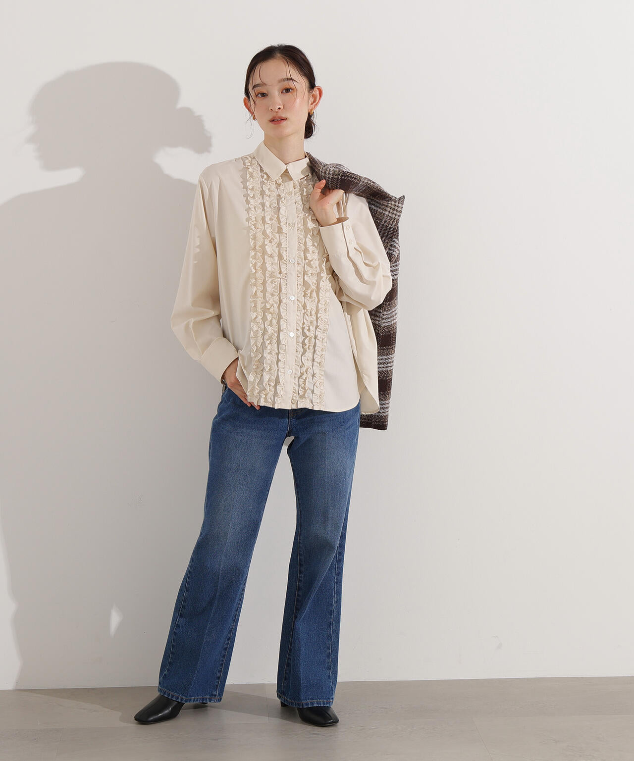 【岸本セシルさん着用】フロントフリルブラウス