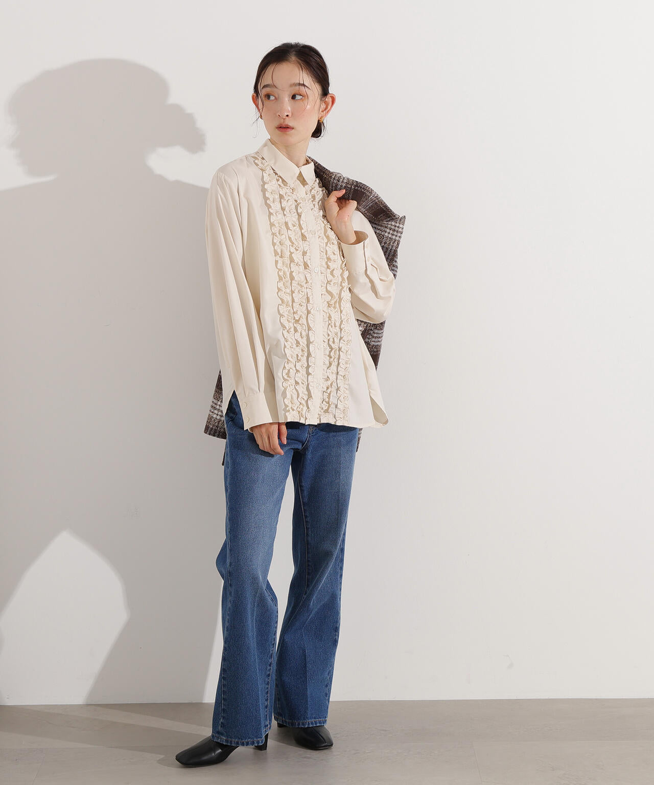 【岸本セシルさん着用】フロントフリルブラウス