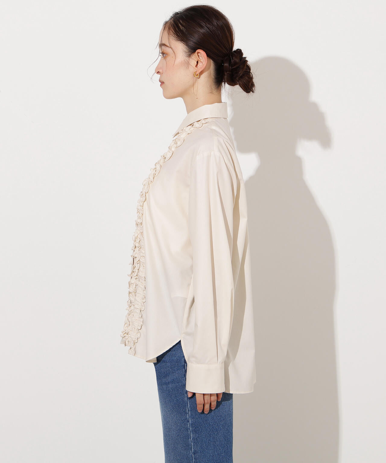 【岸本セシルさん着用】フロントフリルブラウス