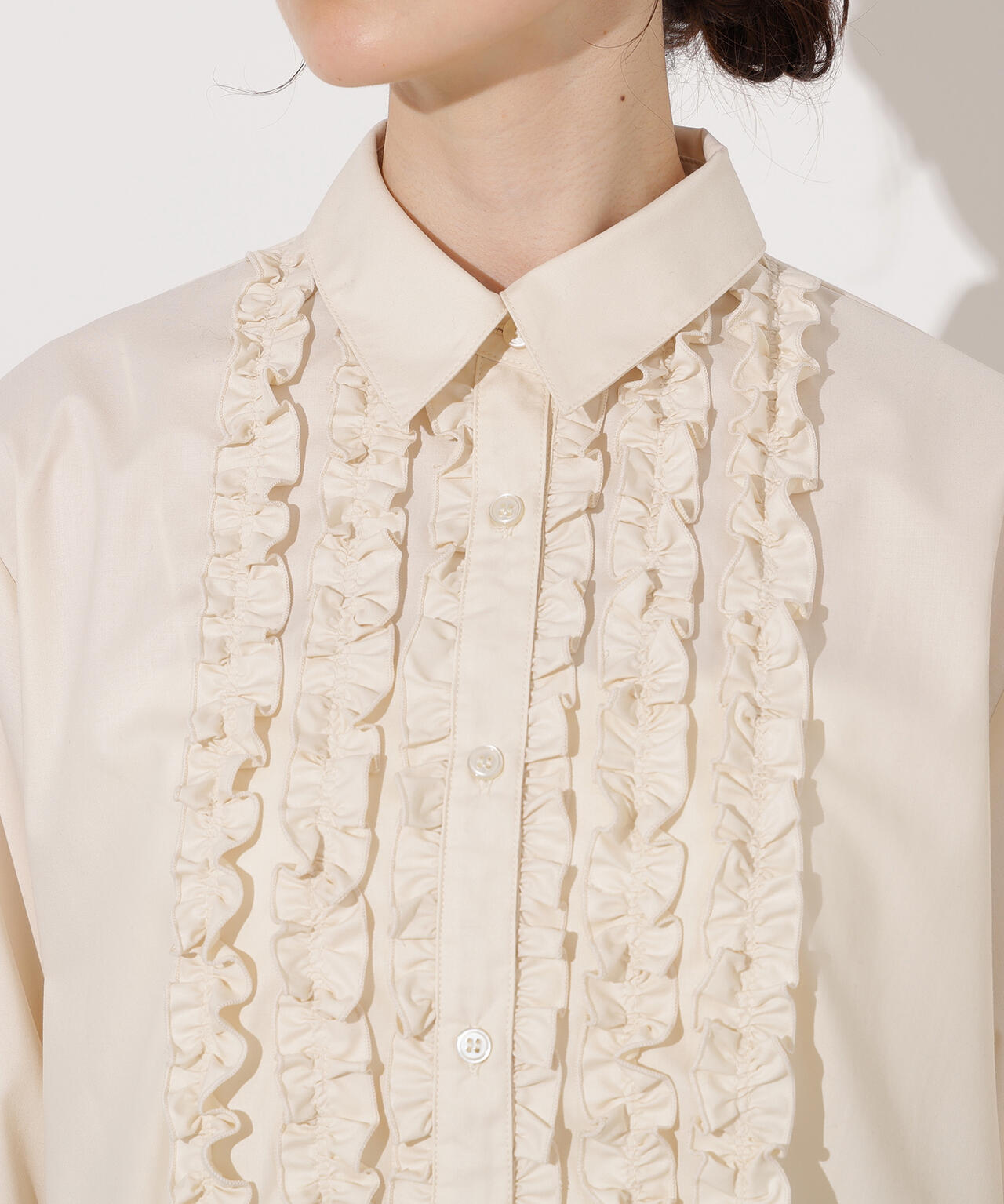 【岸本セシルさん着用】フロントフリルブラウス