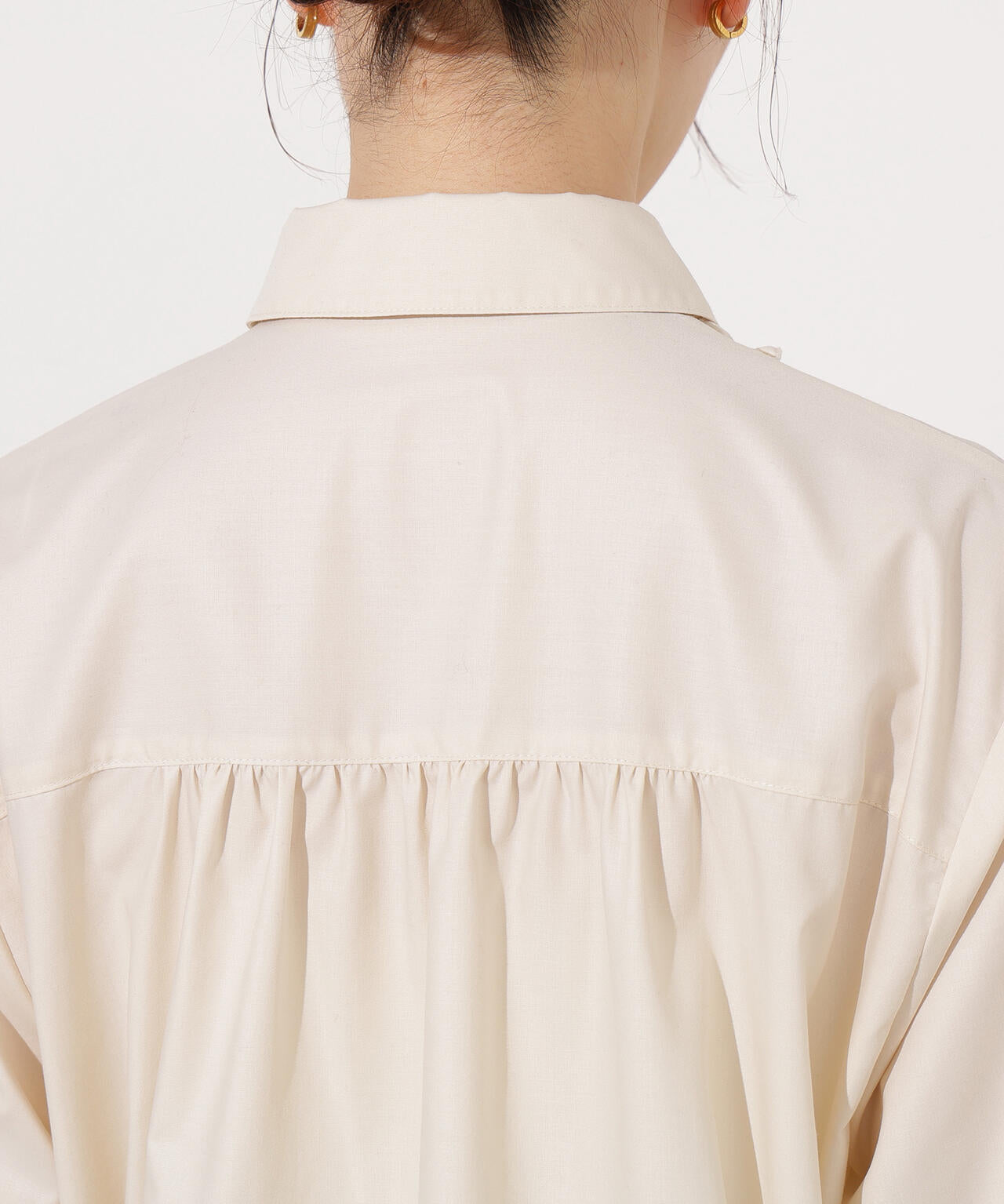 【岸本セシルさん着用】フロントフリルブラウス