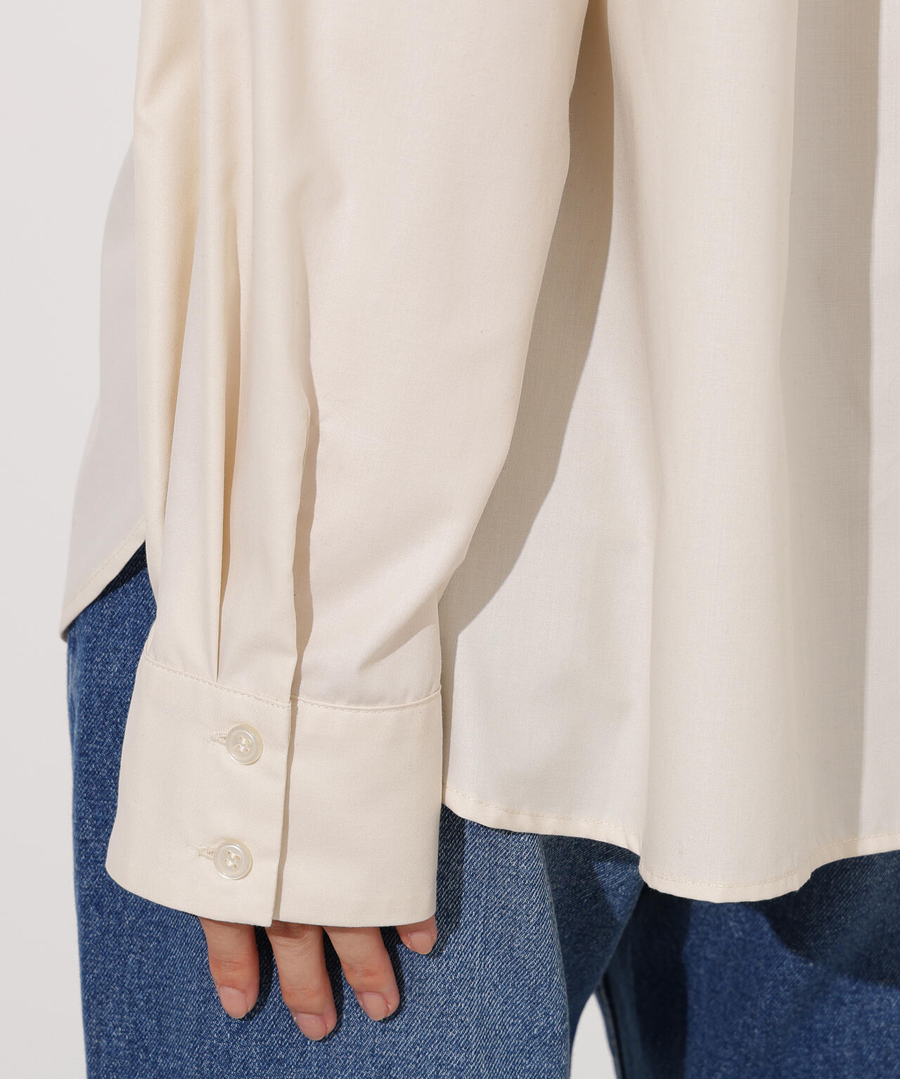 【岸本セシルさん着用】フロントフリルブラウス