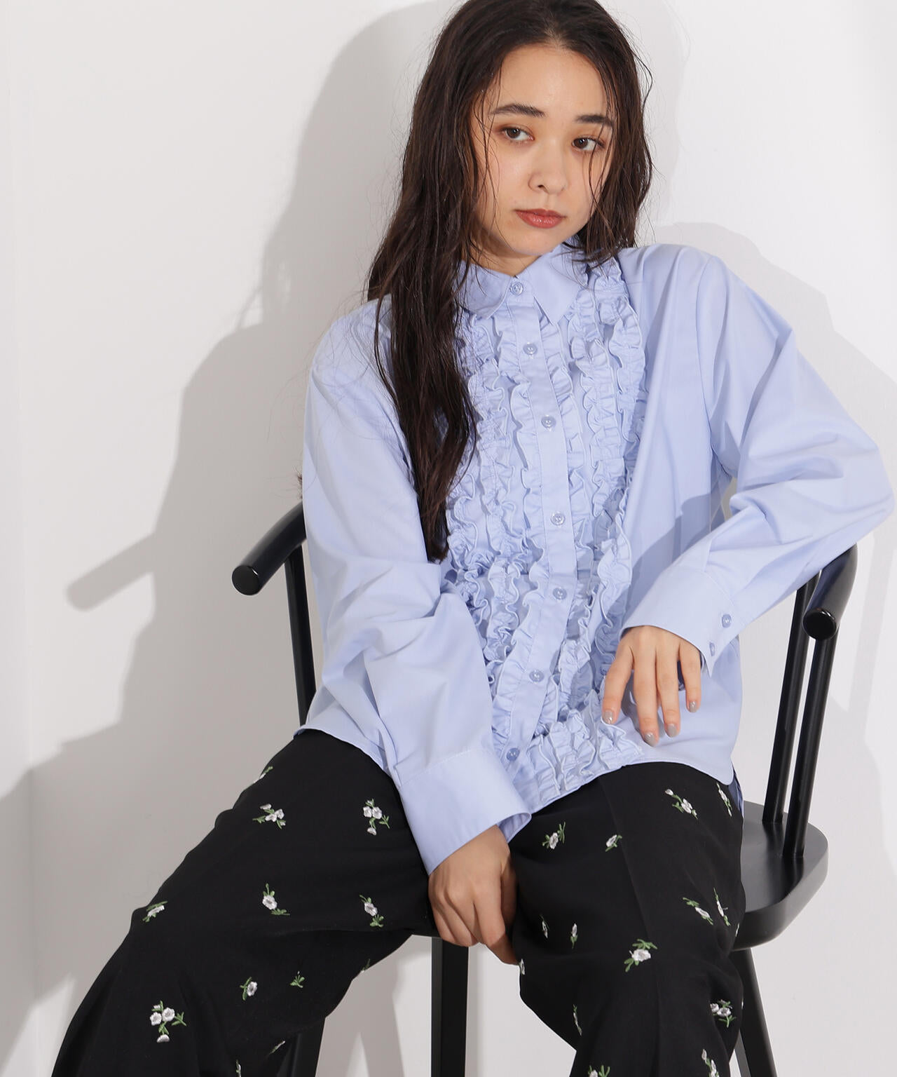 【岸本セシルさん着用】フロントフリルブラウス