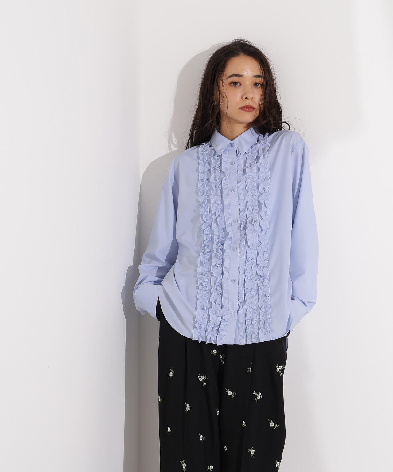 【岸本セシルさん着用】フロントフリルブラウス