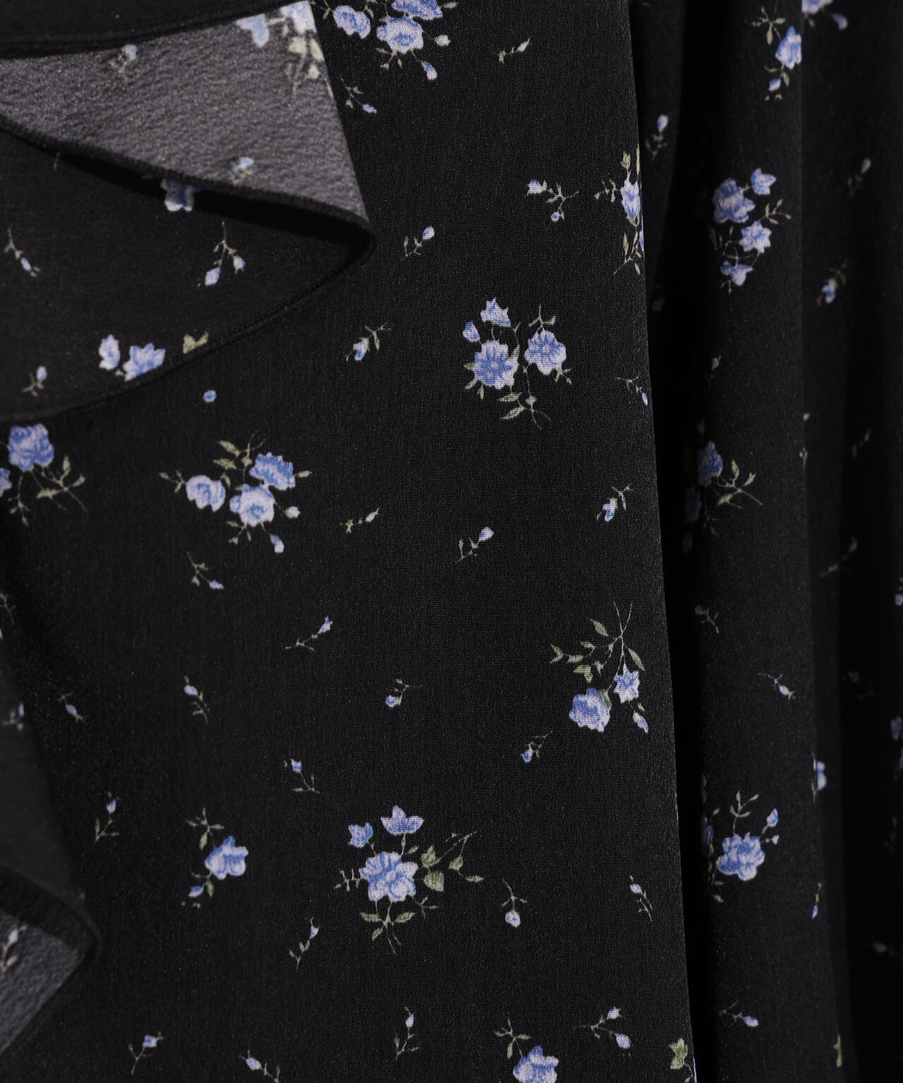 プリントラッフルブラウス