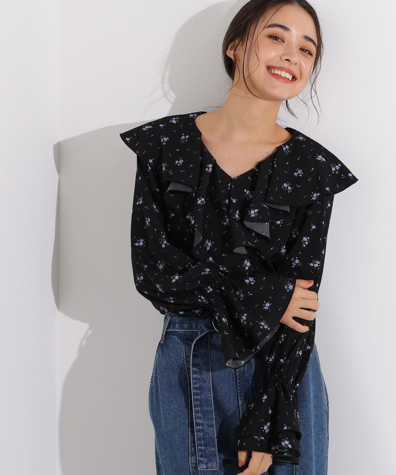 プリントラッフルブラウス