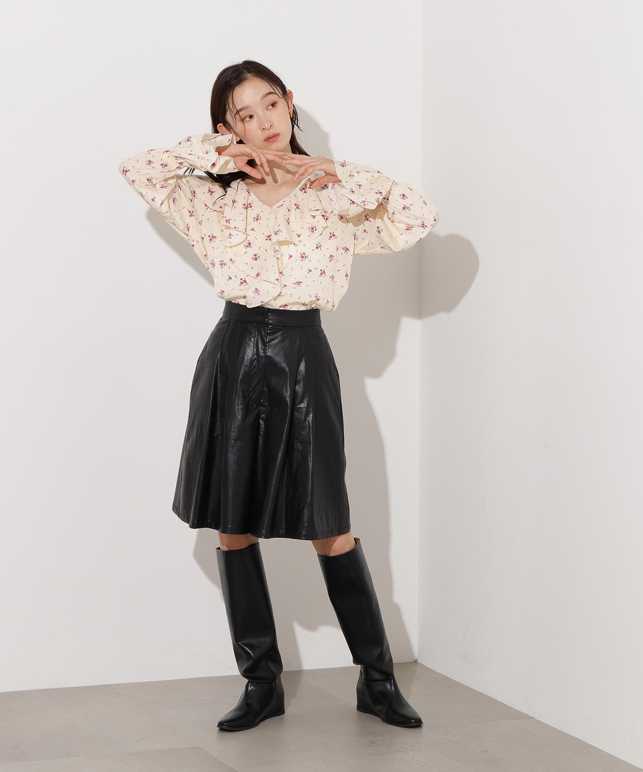 プリントラッフルブラウス