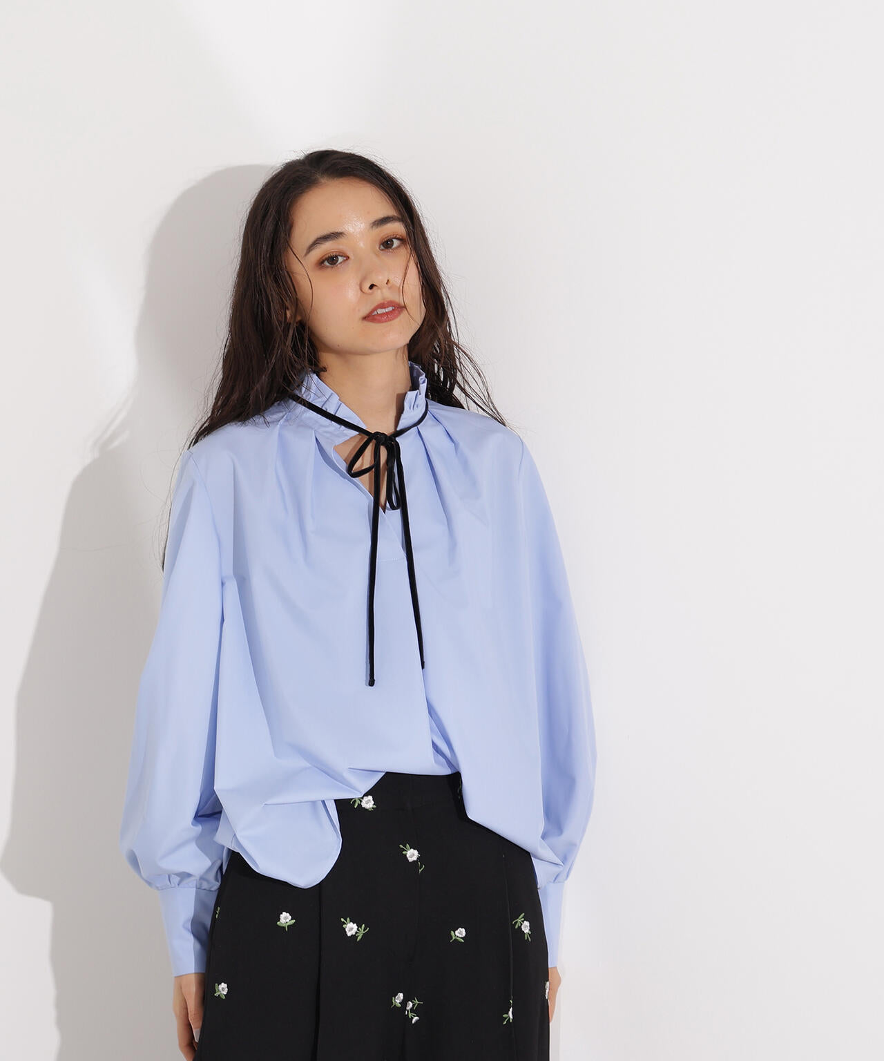 【岸本セシルさん着用】ベロアリボンスキッパーブラウス