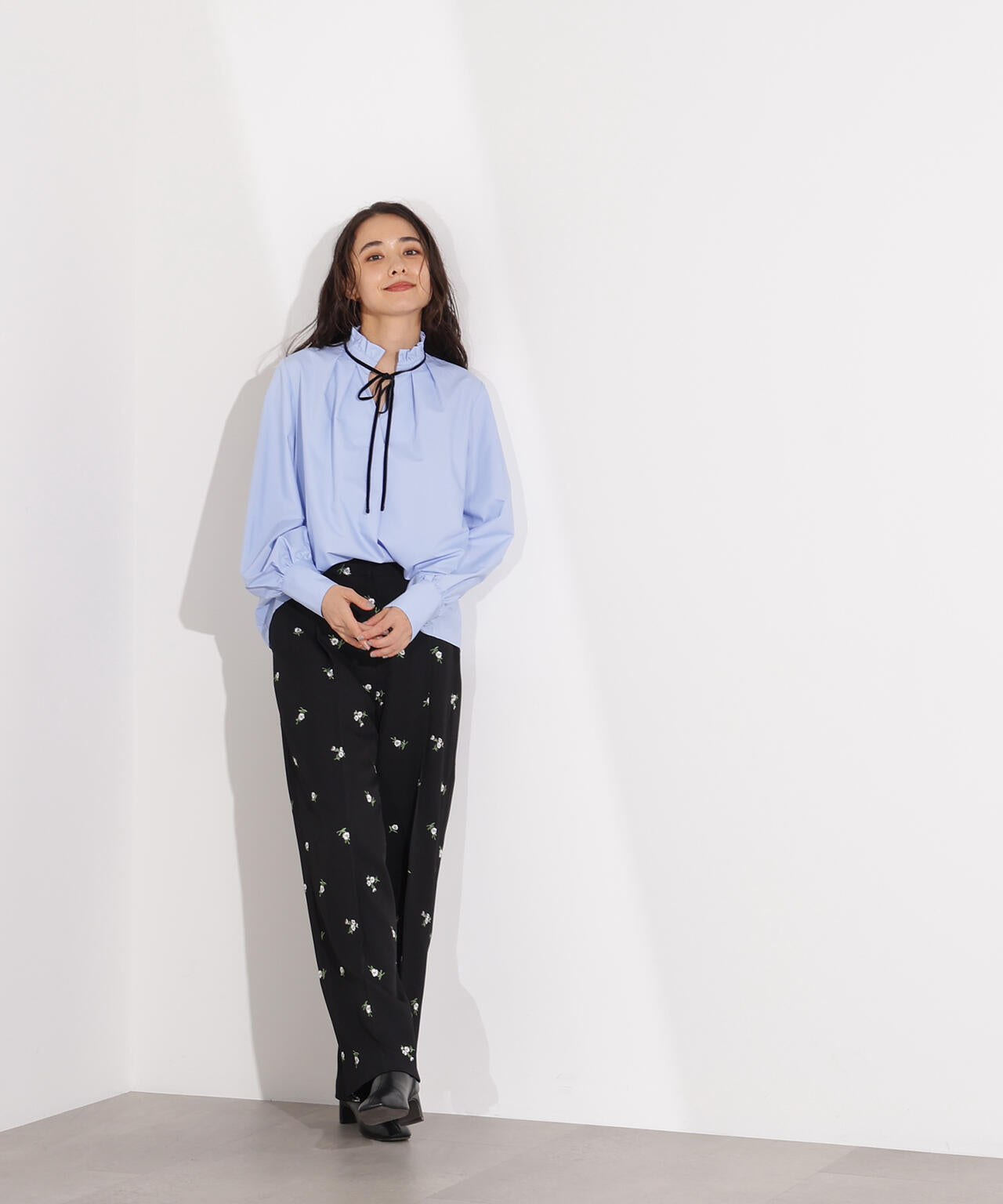 【岸本セシルさん着用】ベロアリボンスキッパーブラウス