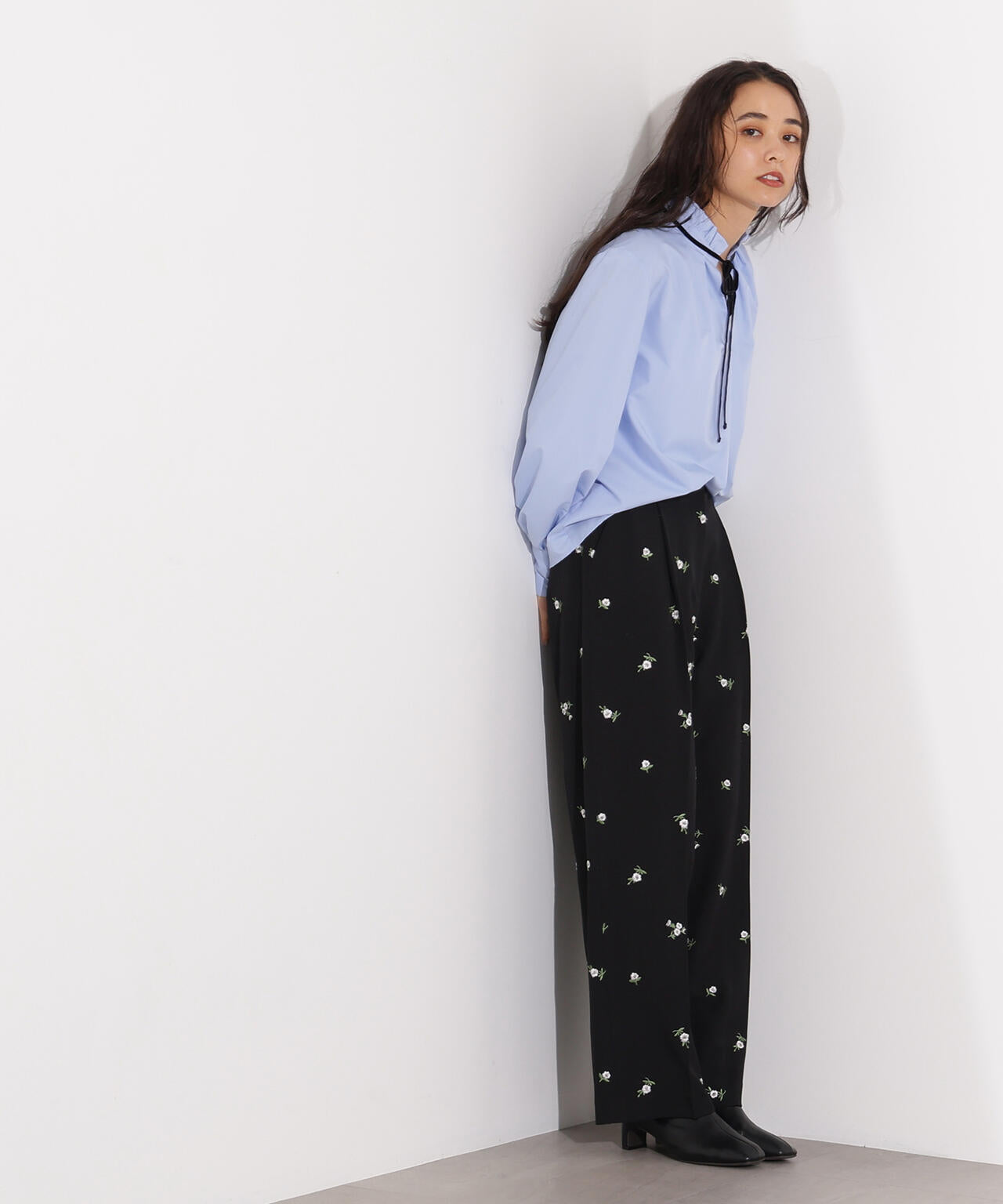 【岸本セシルさん着用】ベロアリボンスキッパーブラウス