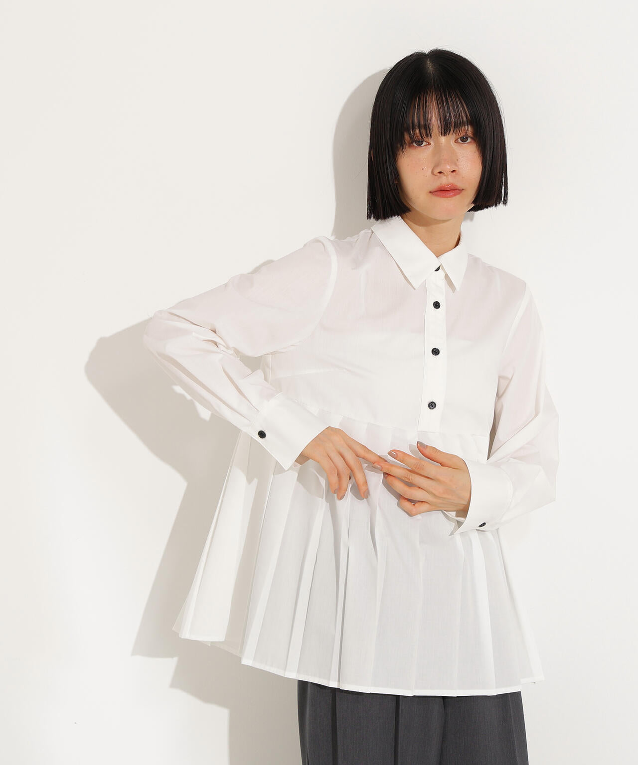 プリーツペプラムブラウス