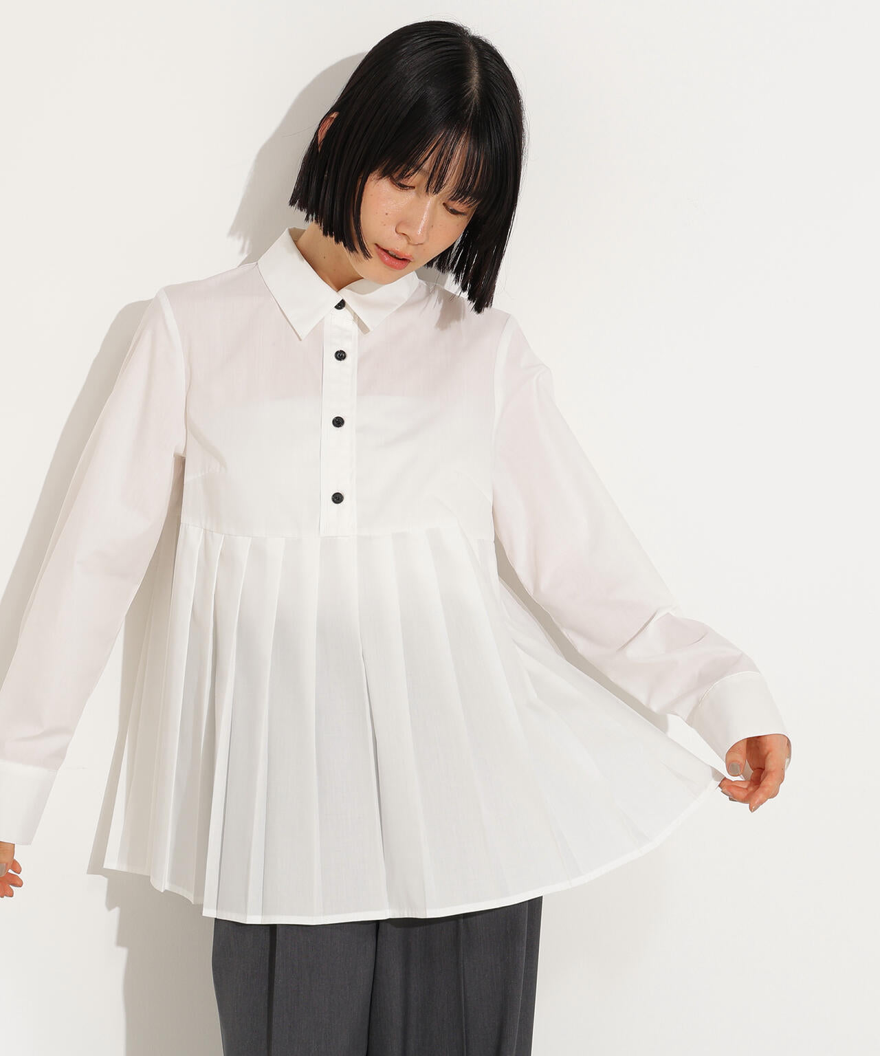 プリーツペプラムブラウス