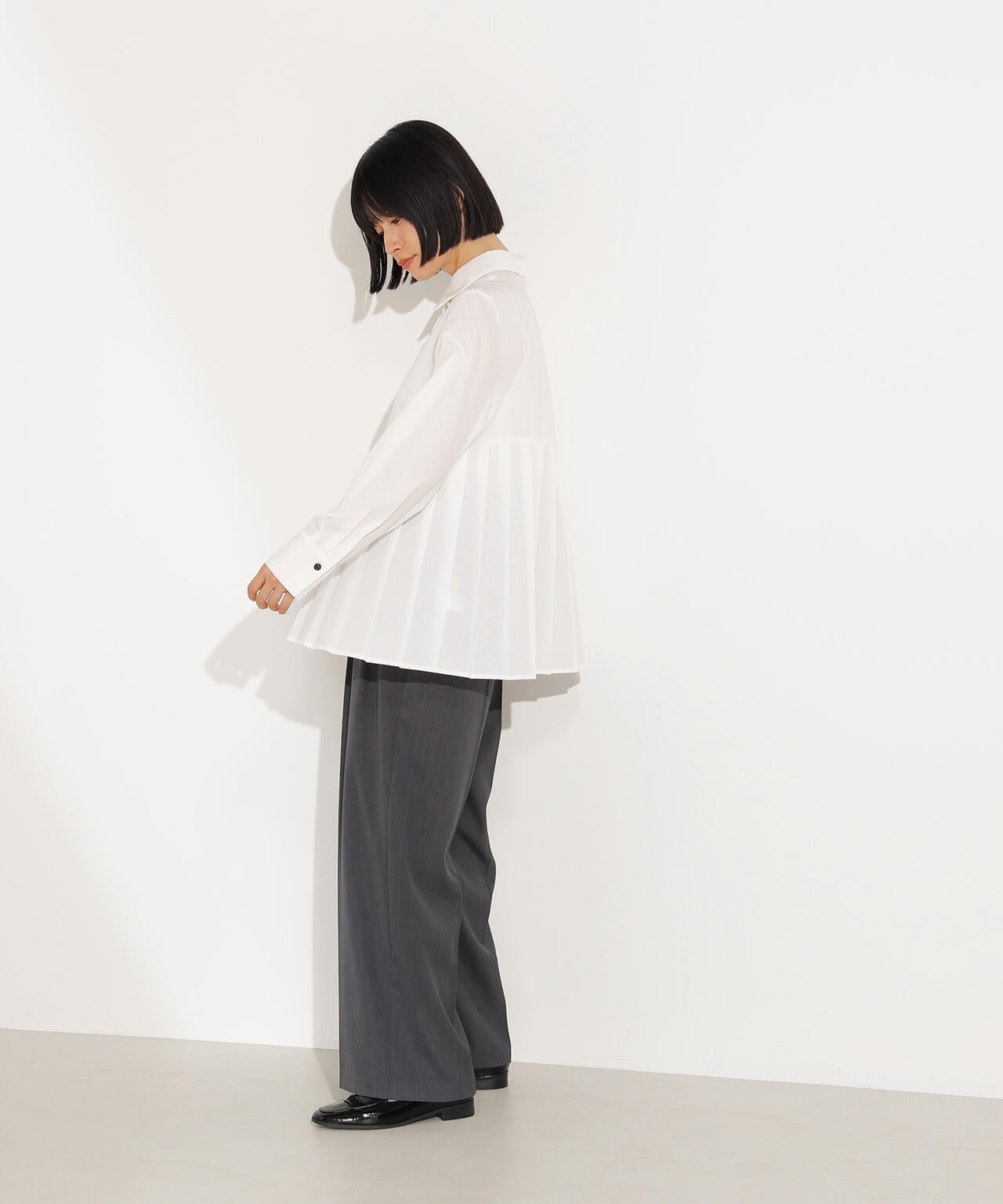 プリーツペプラムブラウス