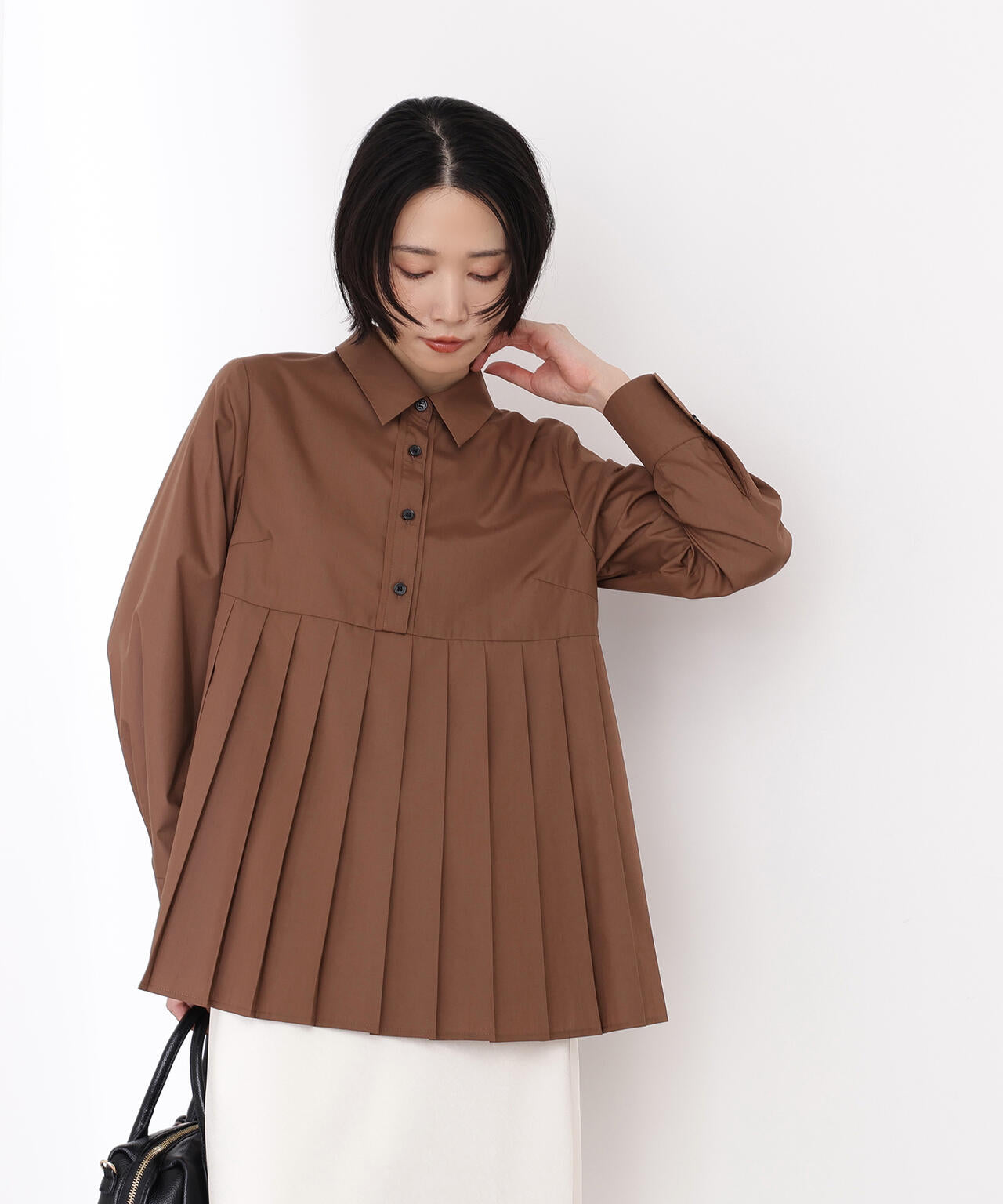 プリーツペプラムブラウス