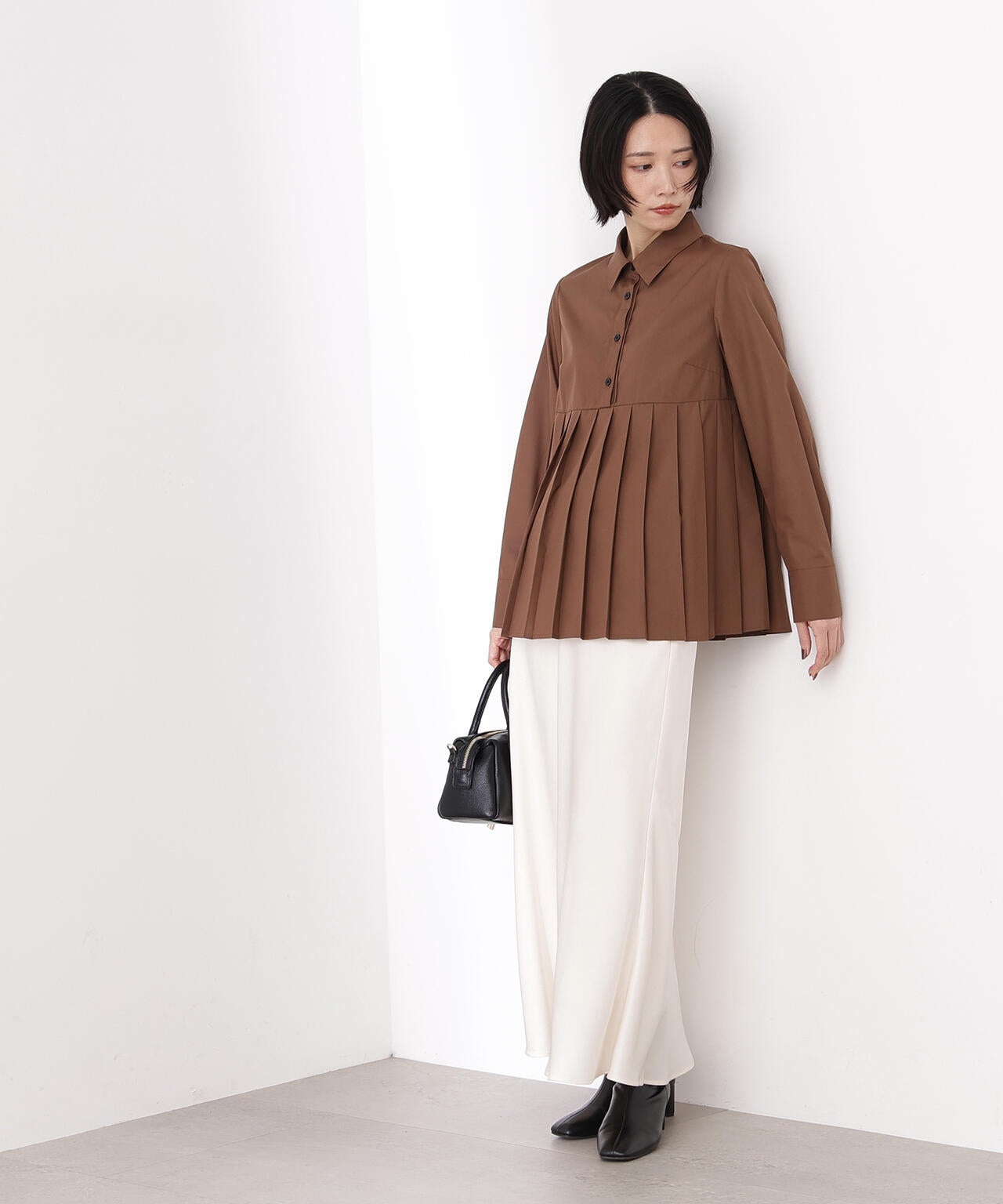 プリーツペプラムブラウス
