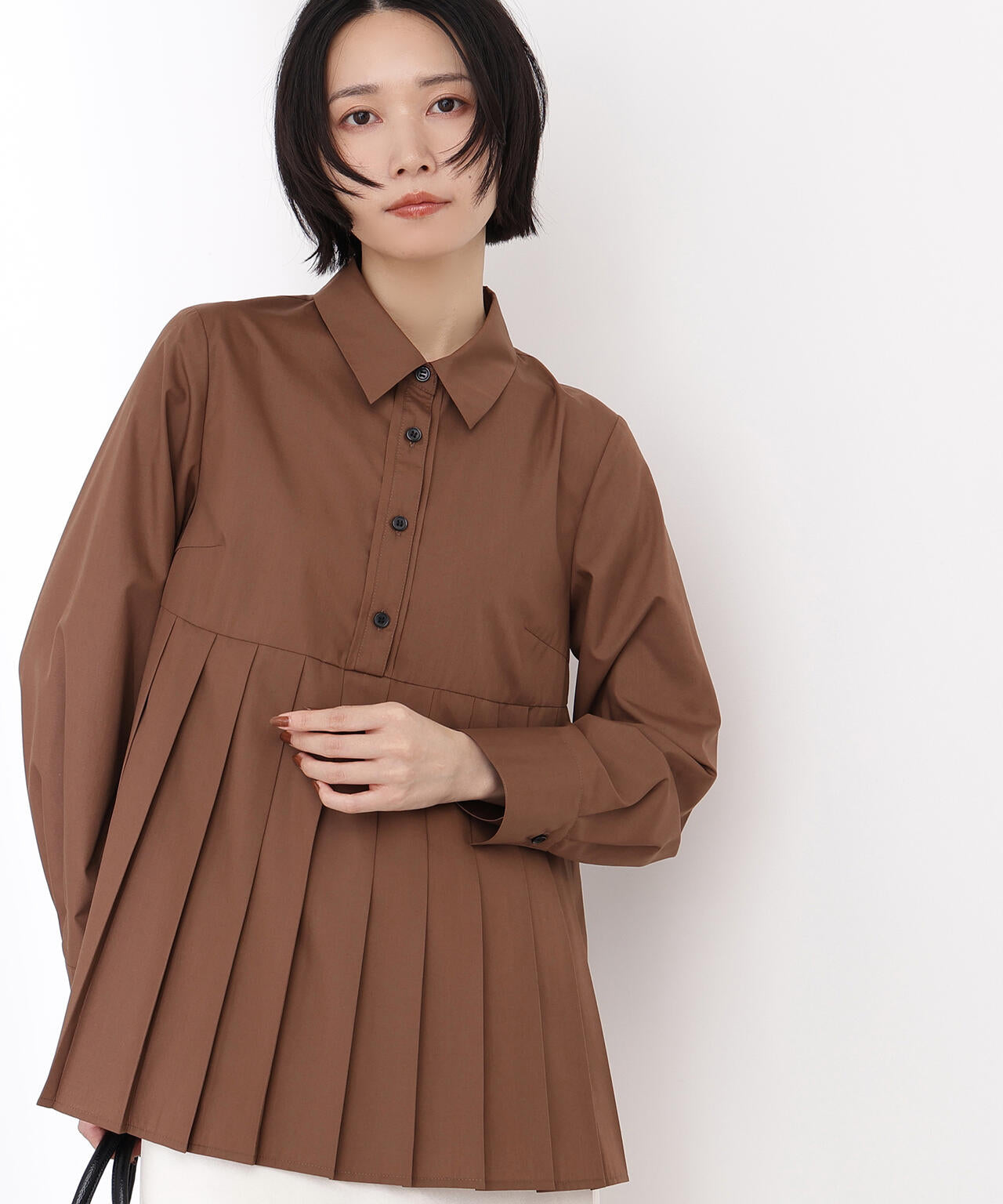 プリーツペプラムブラウス