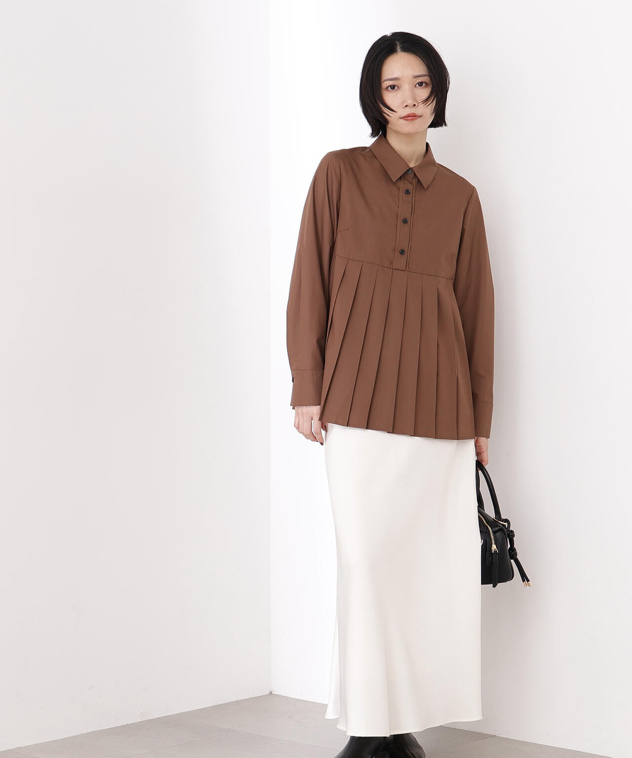 プリーツペプラムブラウス