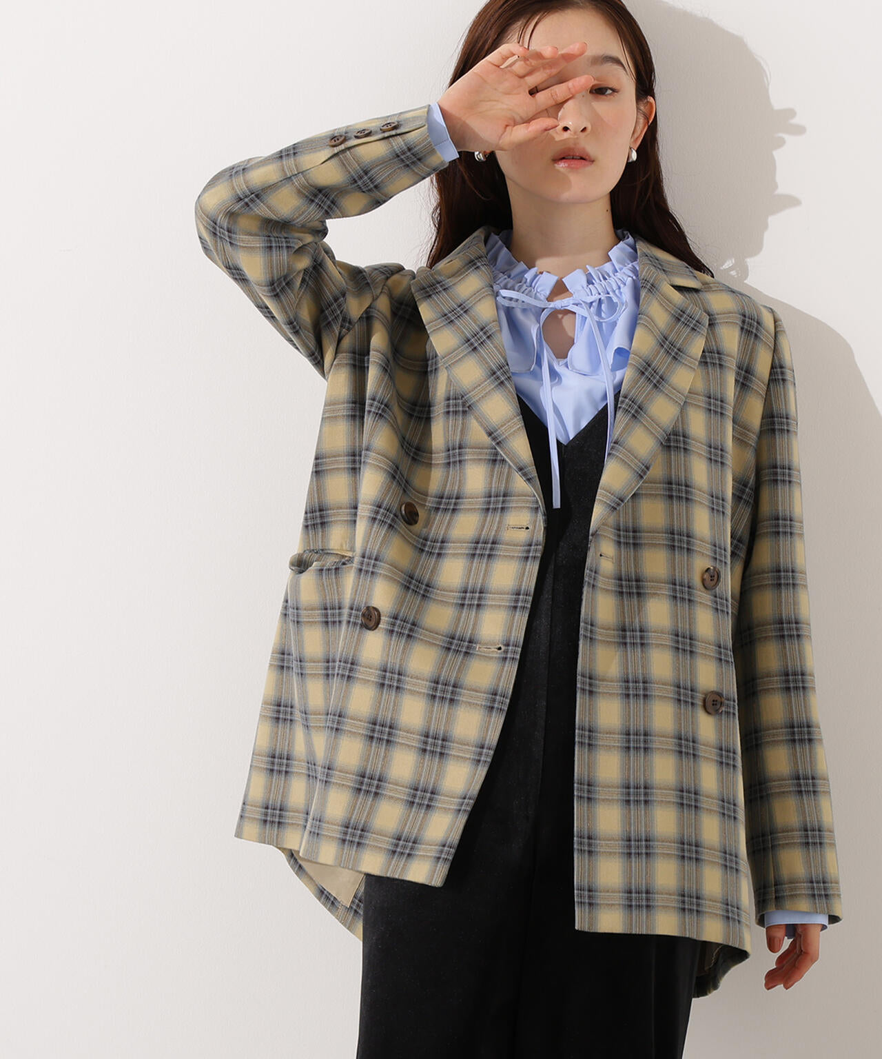 ダブルフリルネックブラウス