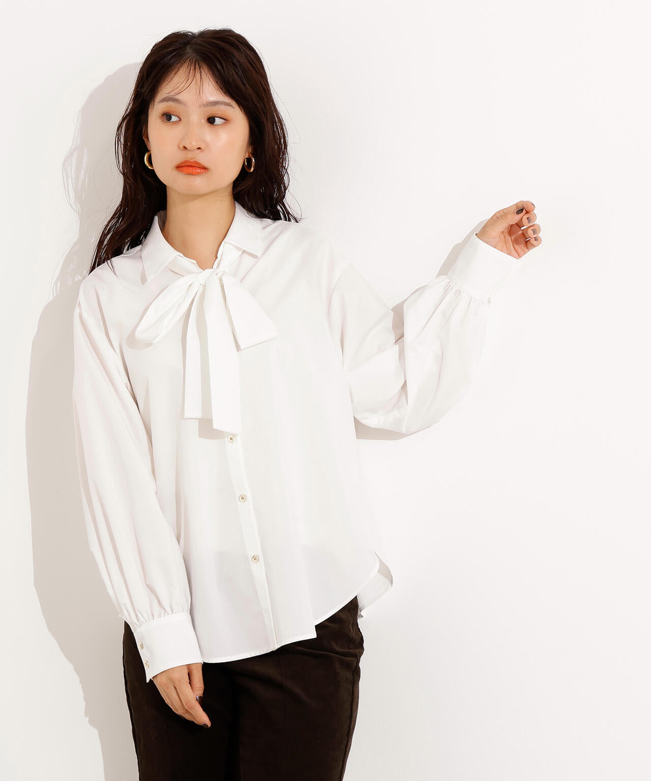 【小室安未さん着用】ゴールドボタン2wayリボンブラウス