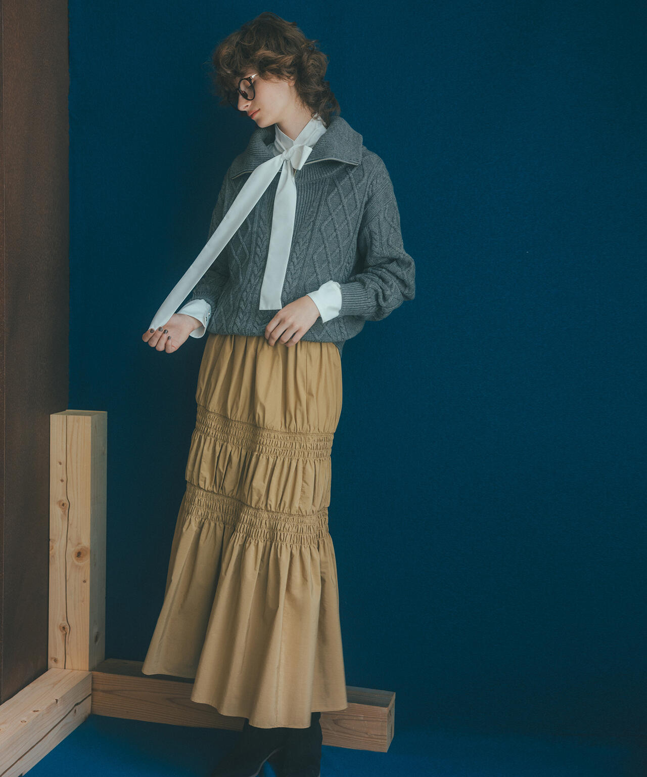 【小室安未さん着用】ゴールドボタン2wayリボンブラウス