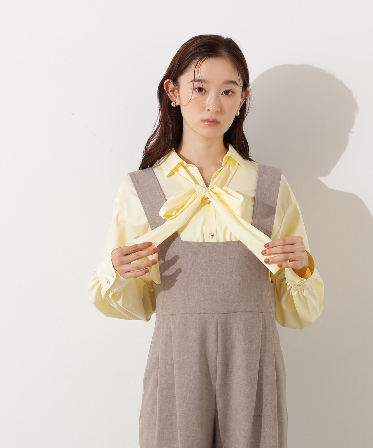 【小室安未さん着用】ゴールドボタン2wayリボンブラウス