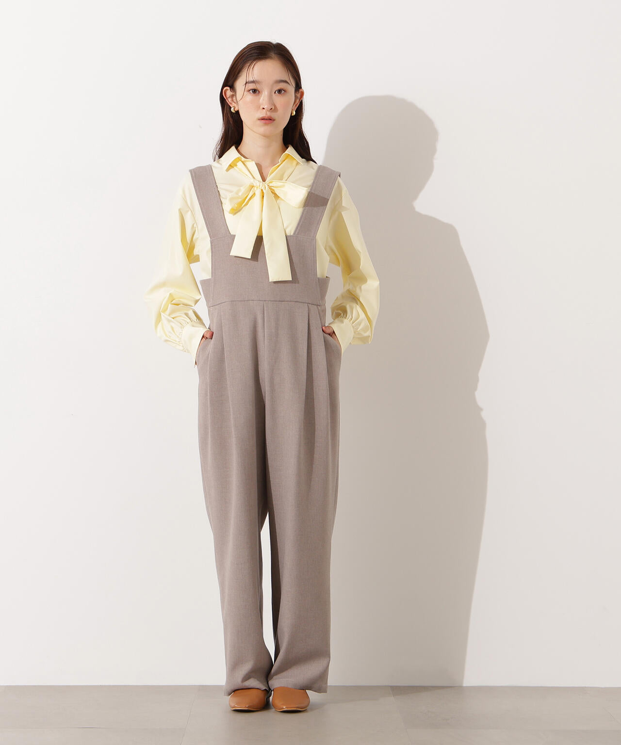 【小室安未さん着用】ゴールドボタン2wayリボンブラウス