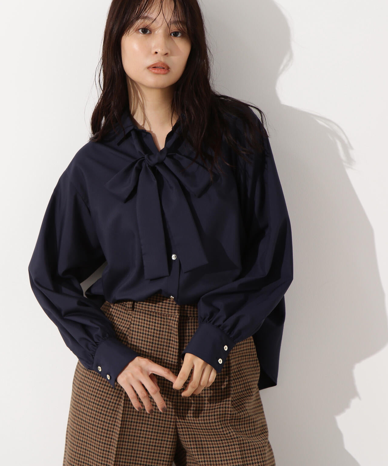 【小室安未さん着用】ゴールドボタン2wayリボンブラウス