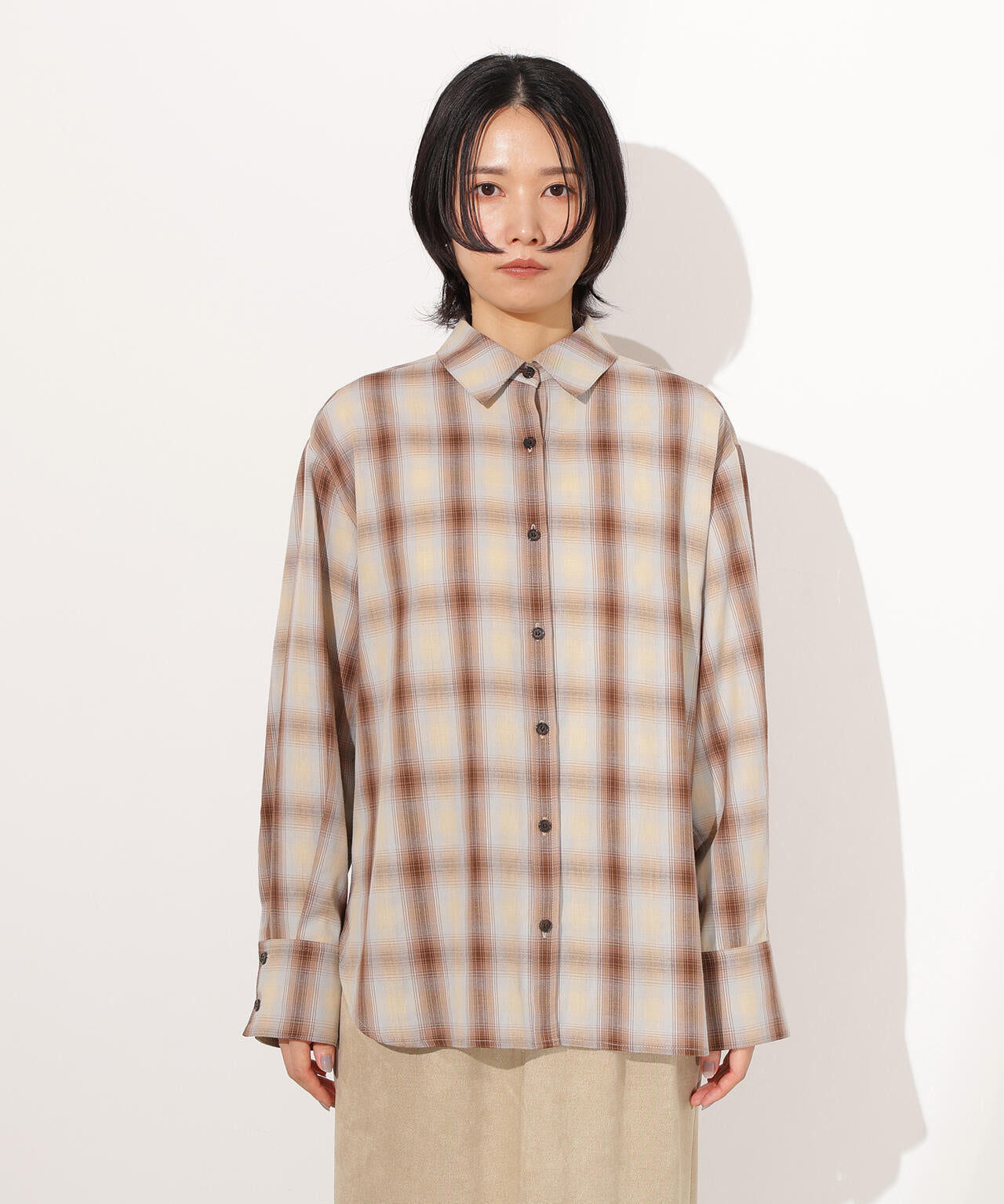 【岸本セシルさん着用】チェックオーバーシャツ