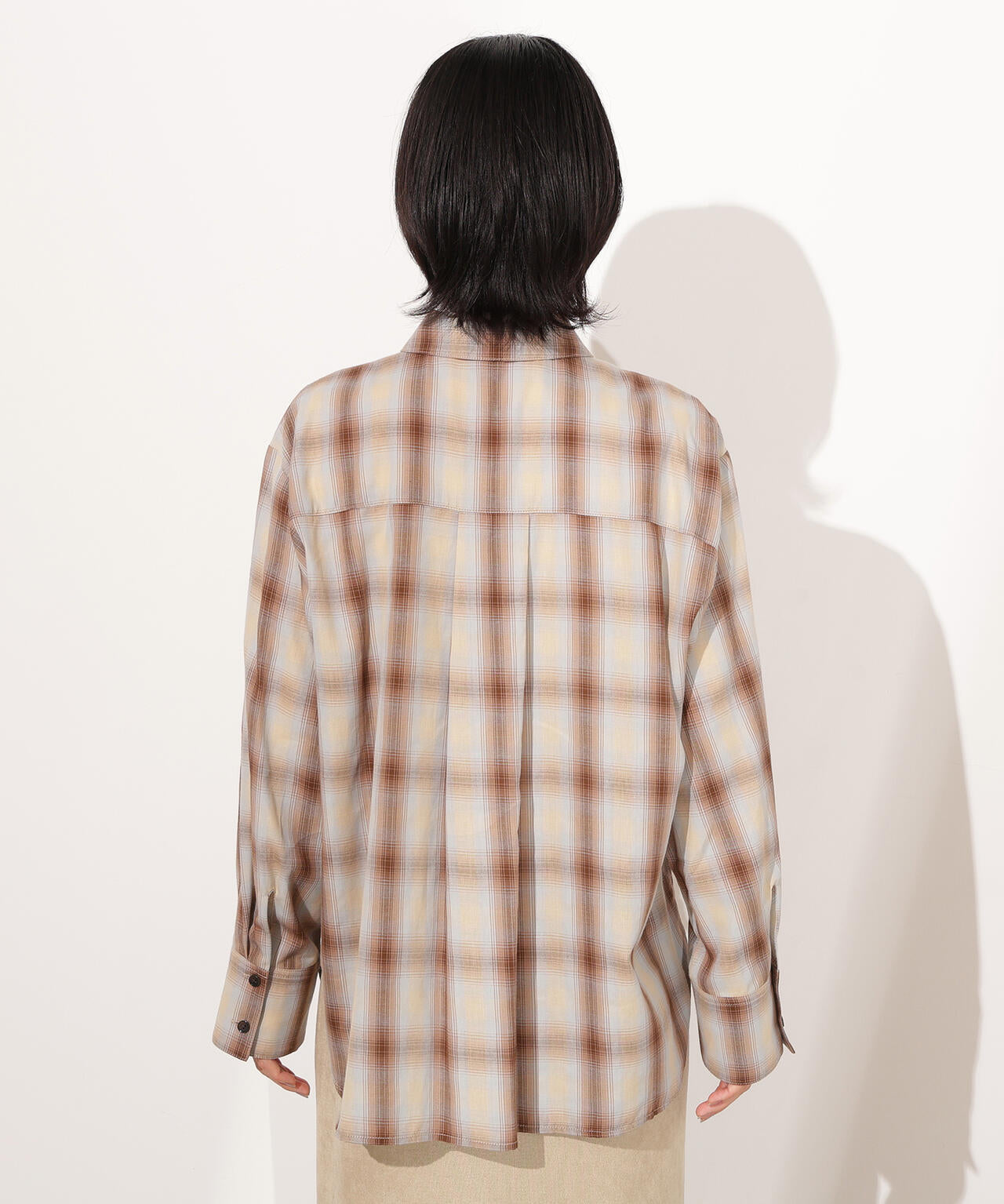 【岸本セシルさん着用】チェックオーバーシャツ