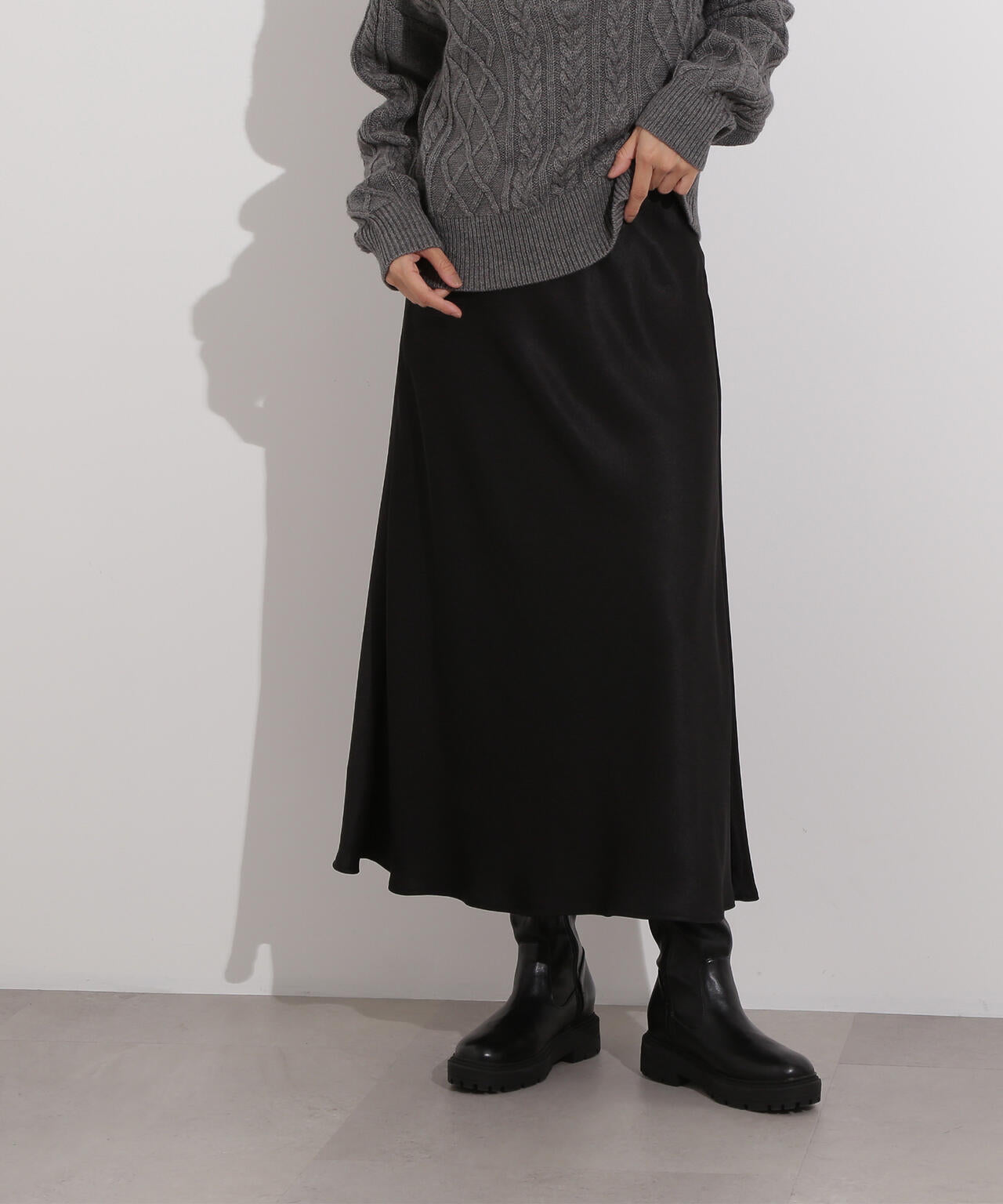 【岸本セシルさん着用】【小室安未さん着用】サテンナロースカート